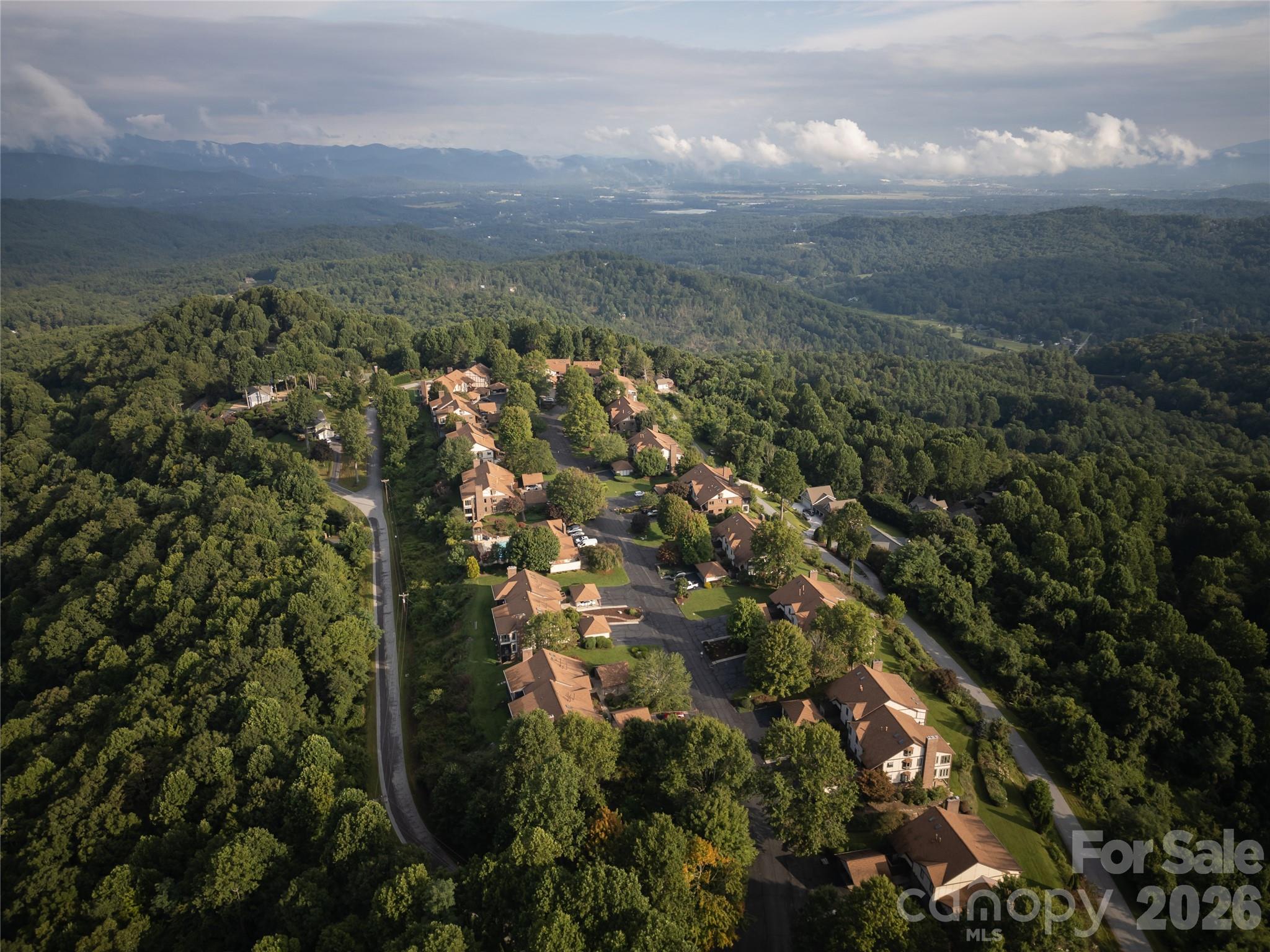 204 Fleetwood Plaza — Hendersonville