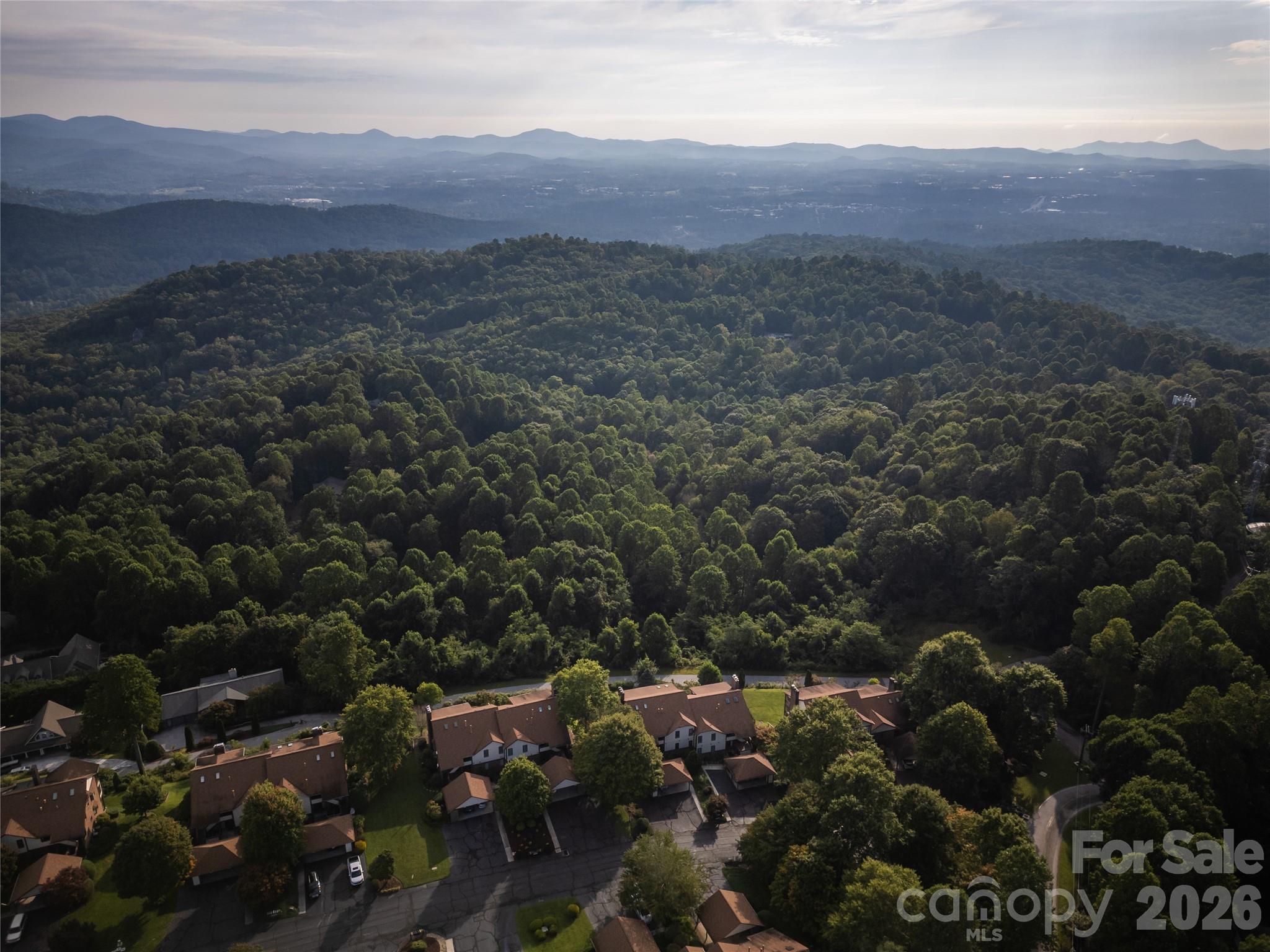204 Fleetwood Plaza — Hendersonville