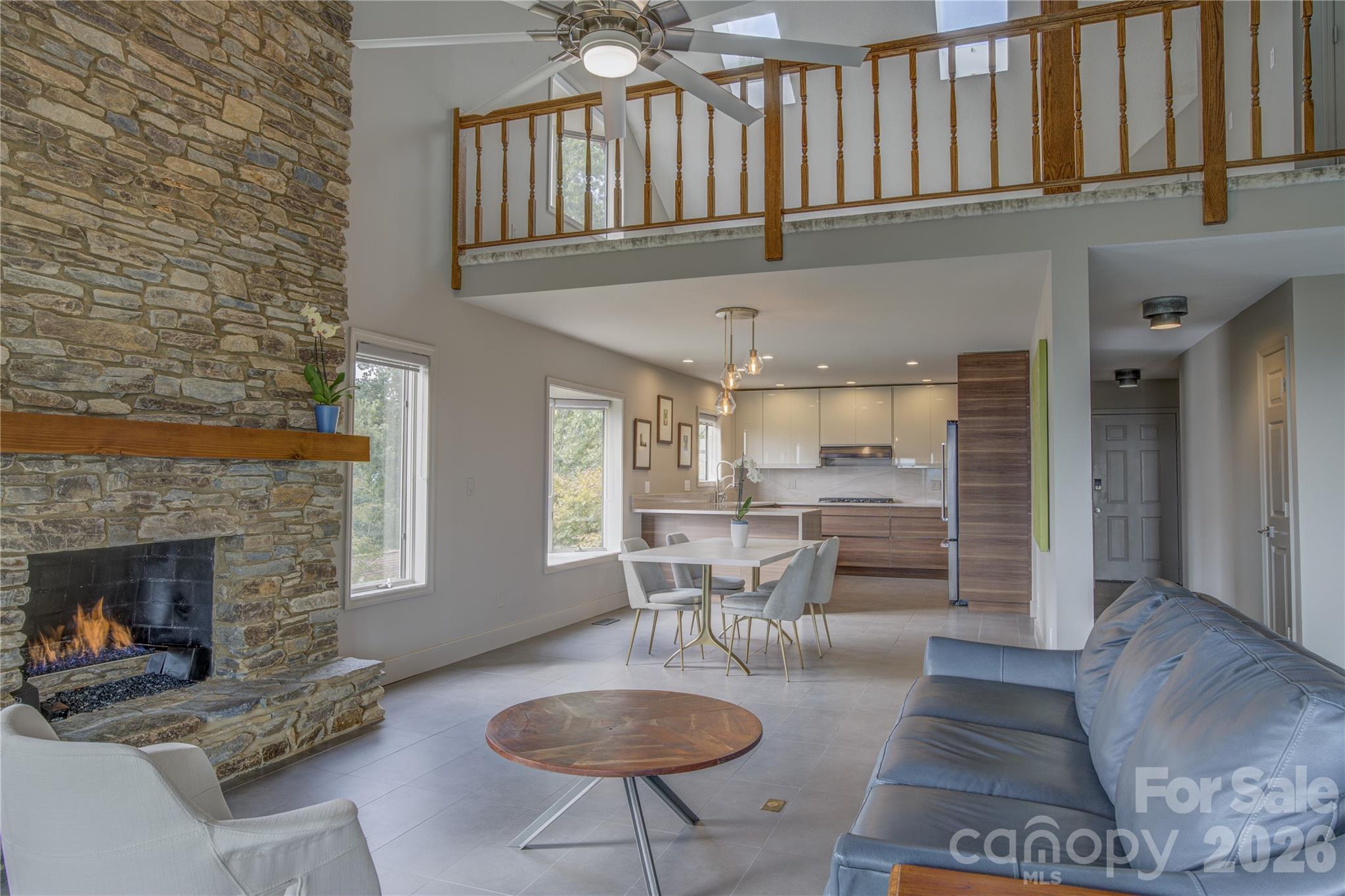 204 Fleetwood Plaza — Hendersonville