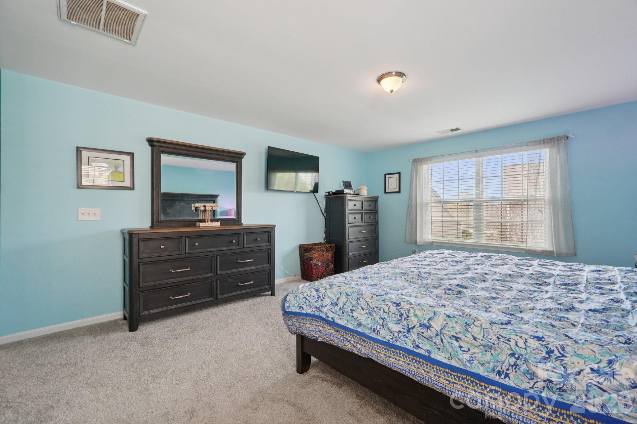 5016 Riverdale Drive — Charlotte