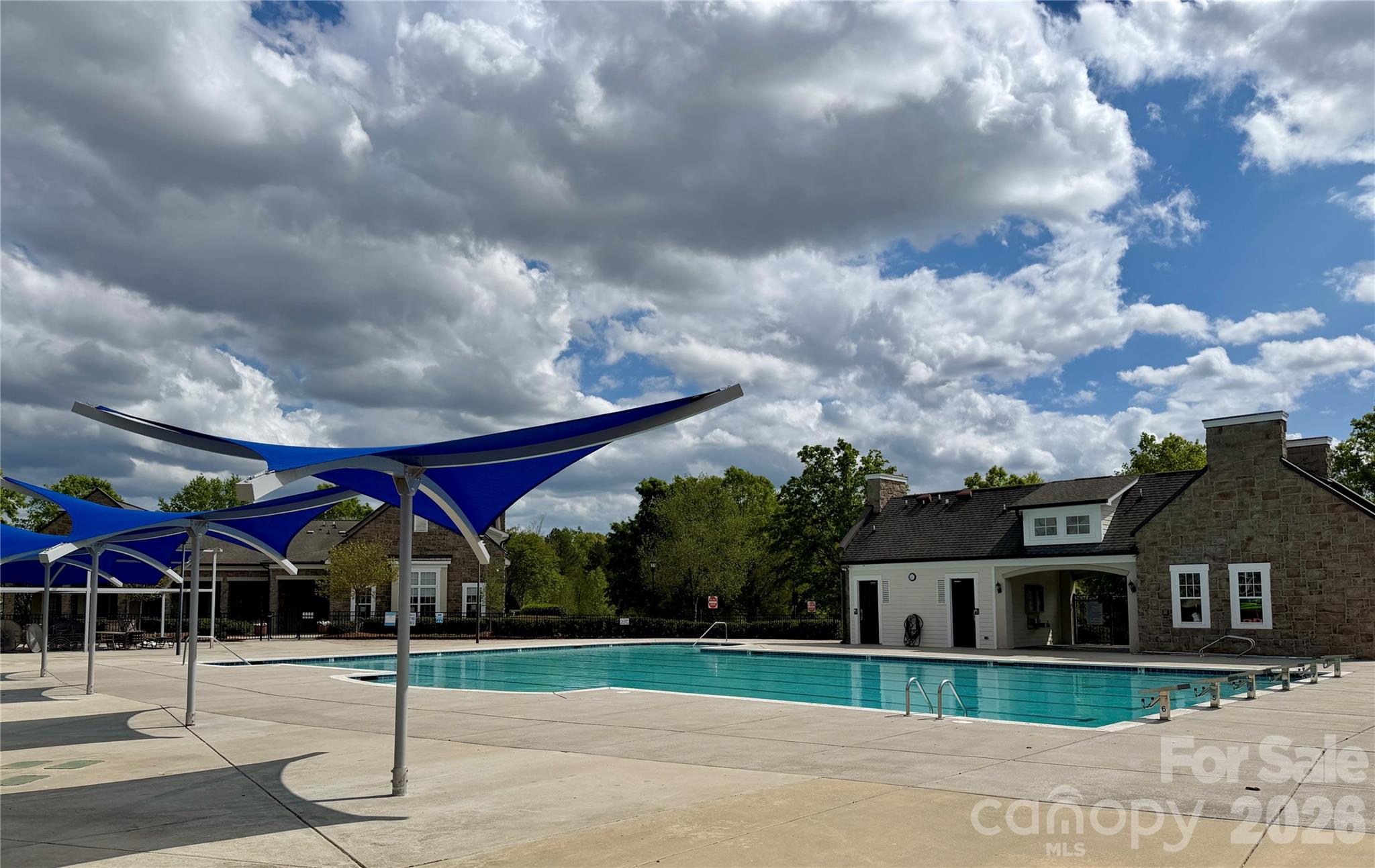 5016 Riverdale Drive — Charlotte