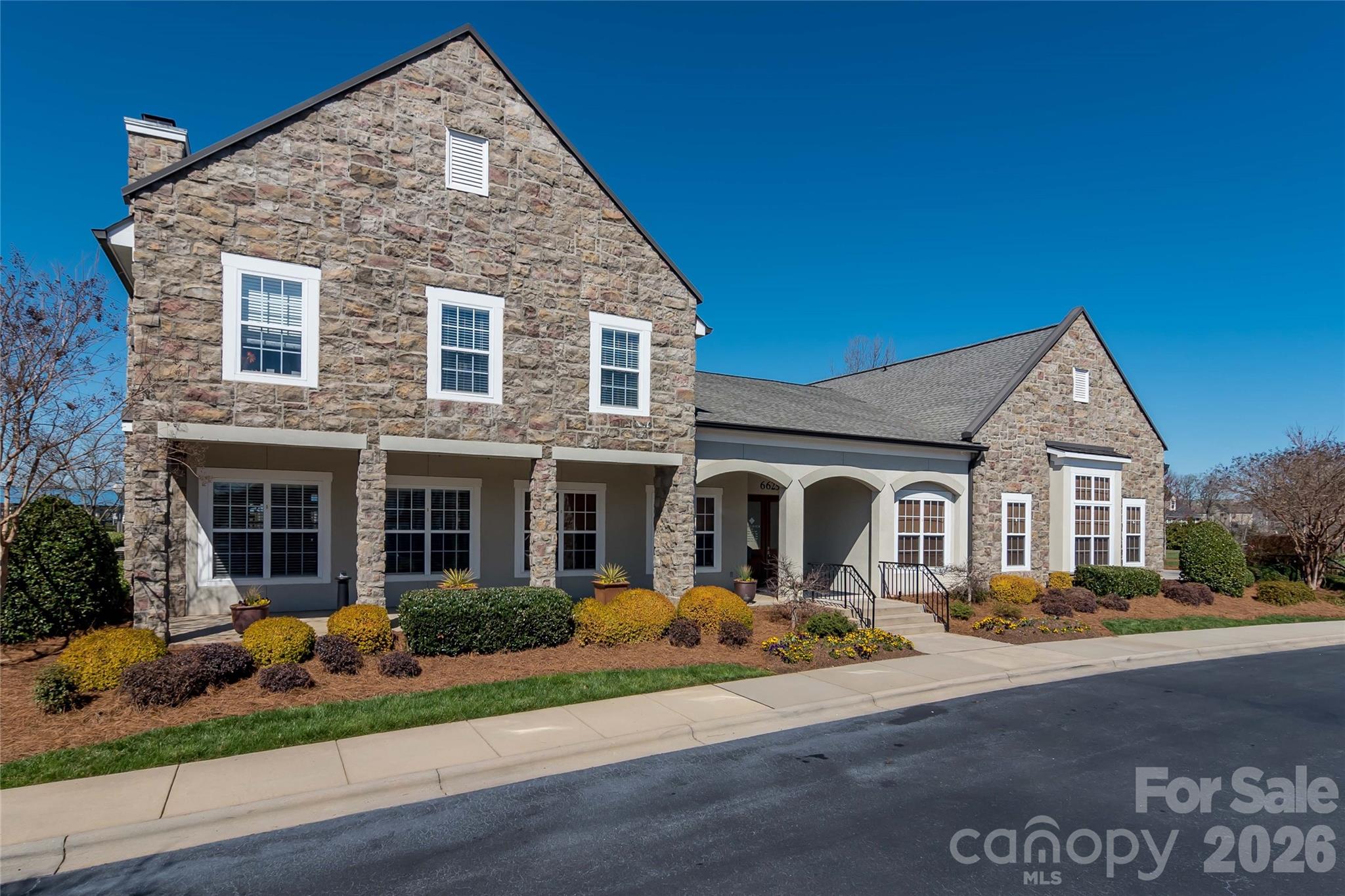 5016 Riverdale Drive — Charlotte
