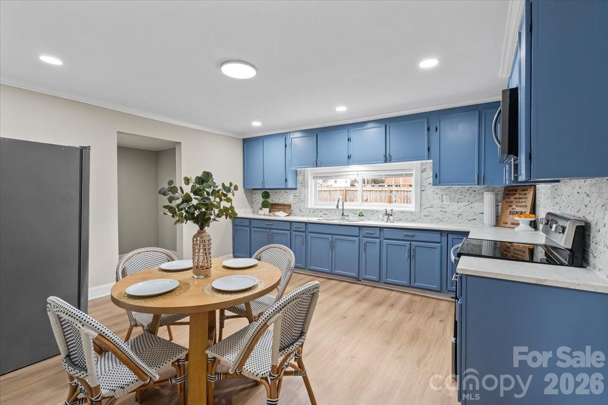 913 W 3rd Avenue — Gastonia