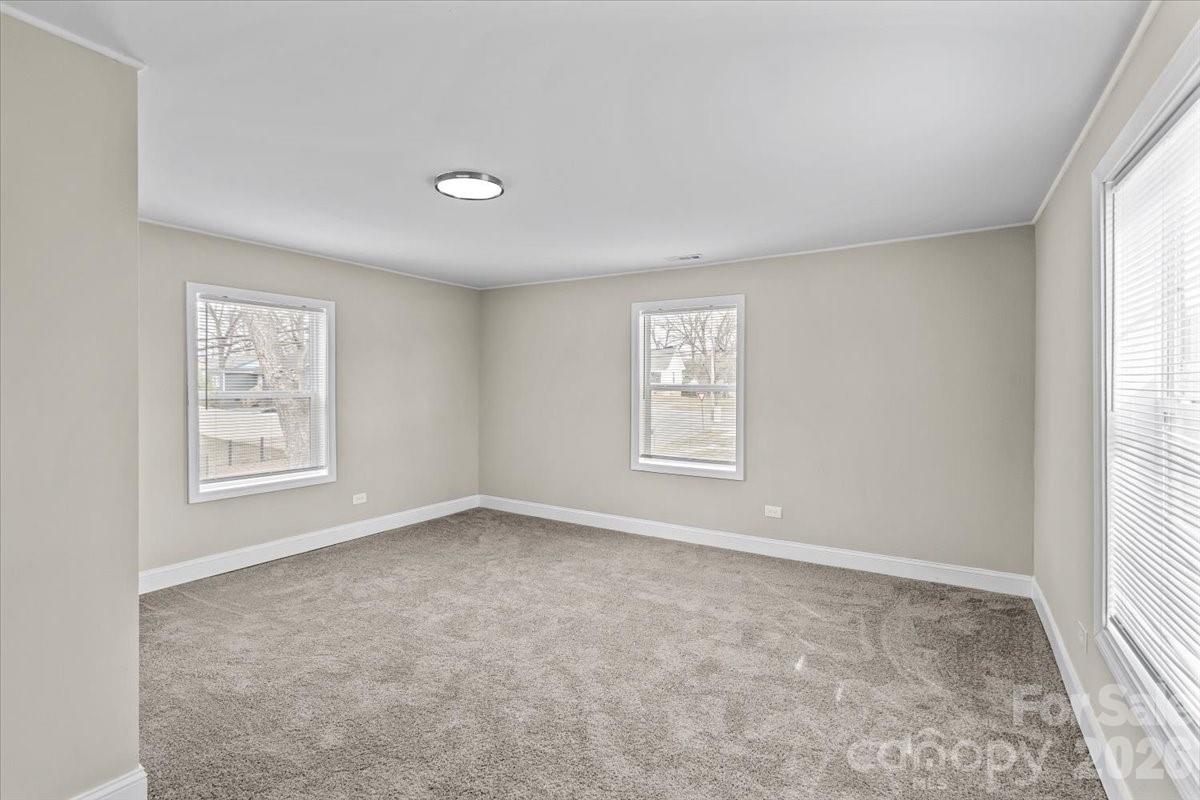 913 W 3rd Avenue — Gastonia
