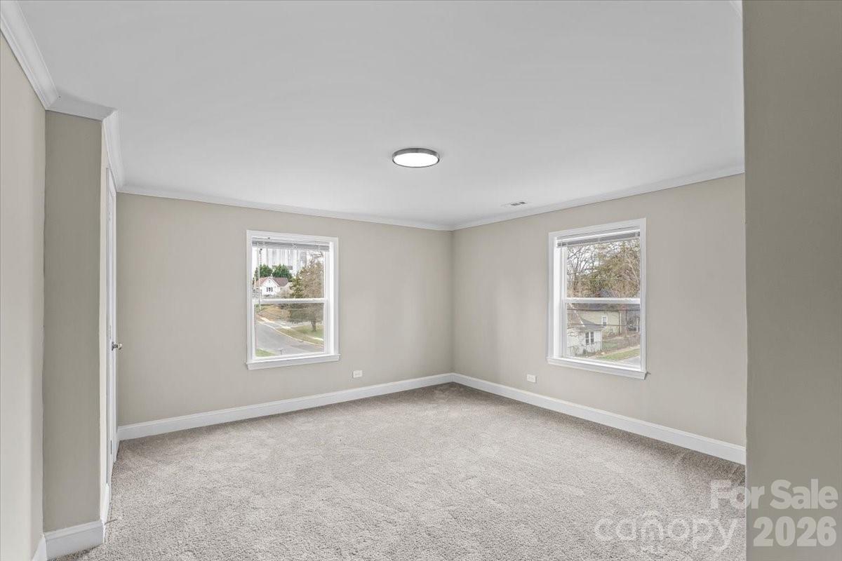913 W 3rd Avenue — Gastonia