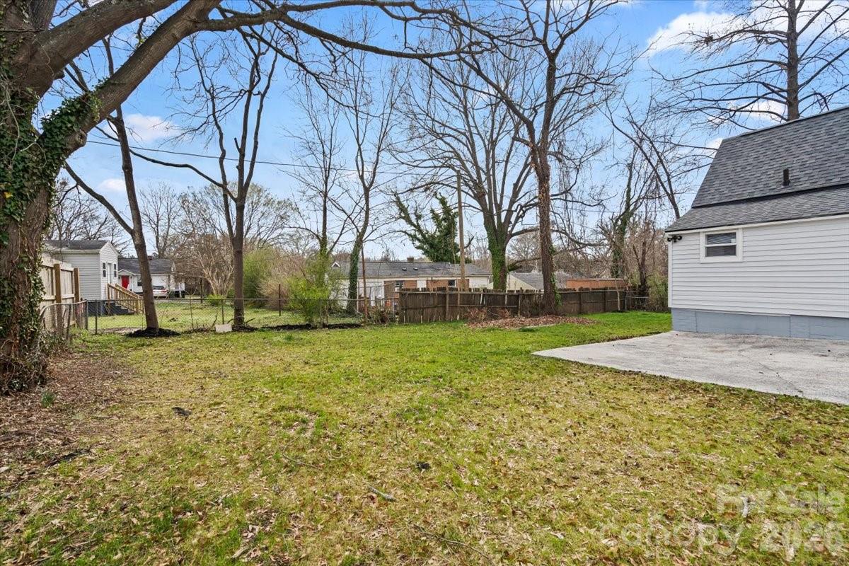 913 W 3rd Avenue — Gastonia