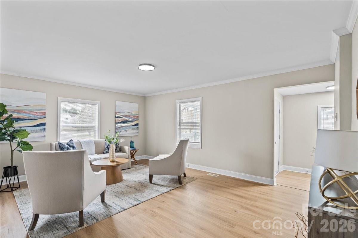 913 W 3rd Avenue — Gastonia