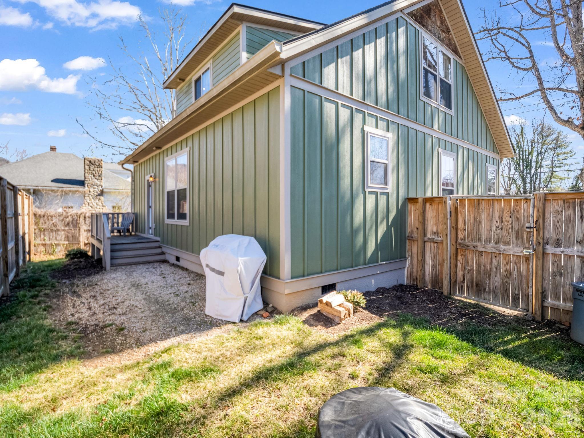 3 Staffordshire Drive — Black Mountain