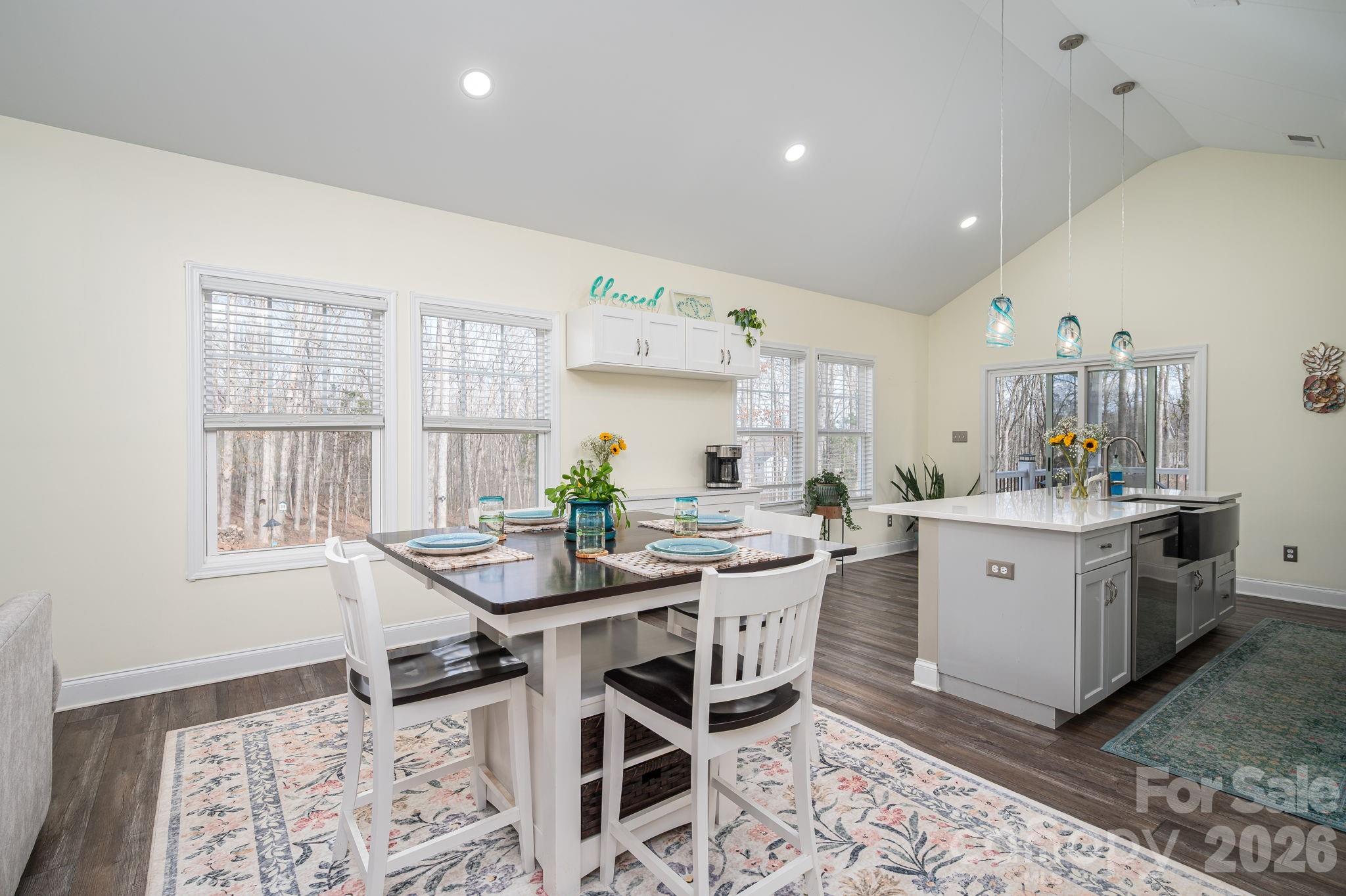 1310 Western Hills Lane — Vale
