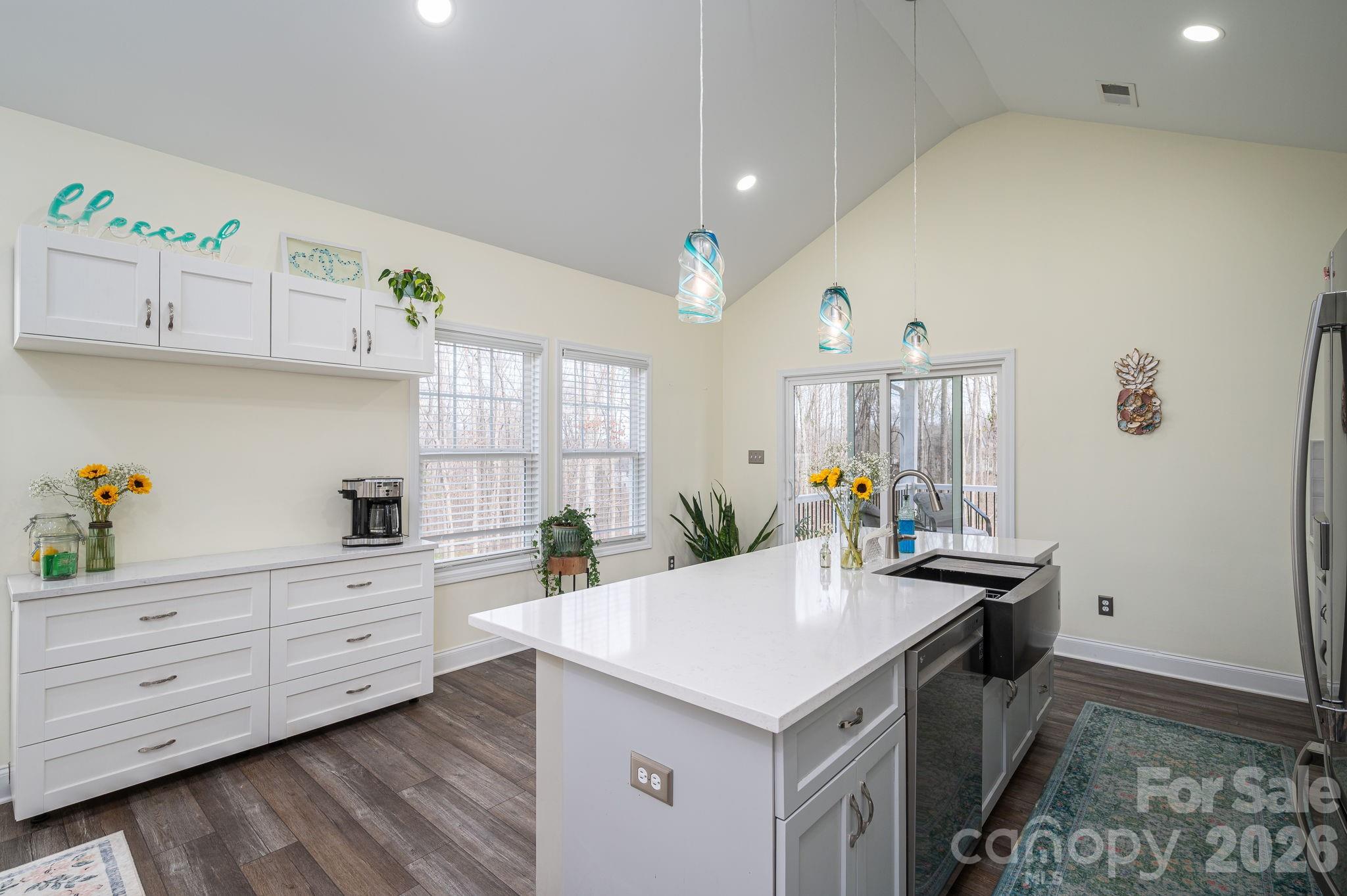 1310 Western Hills Lane — Vale