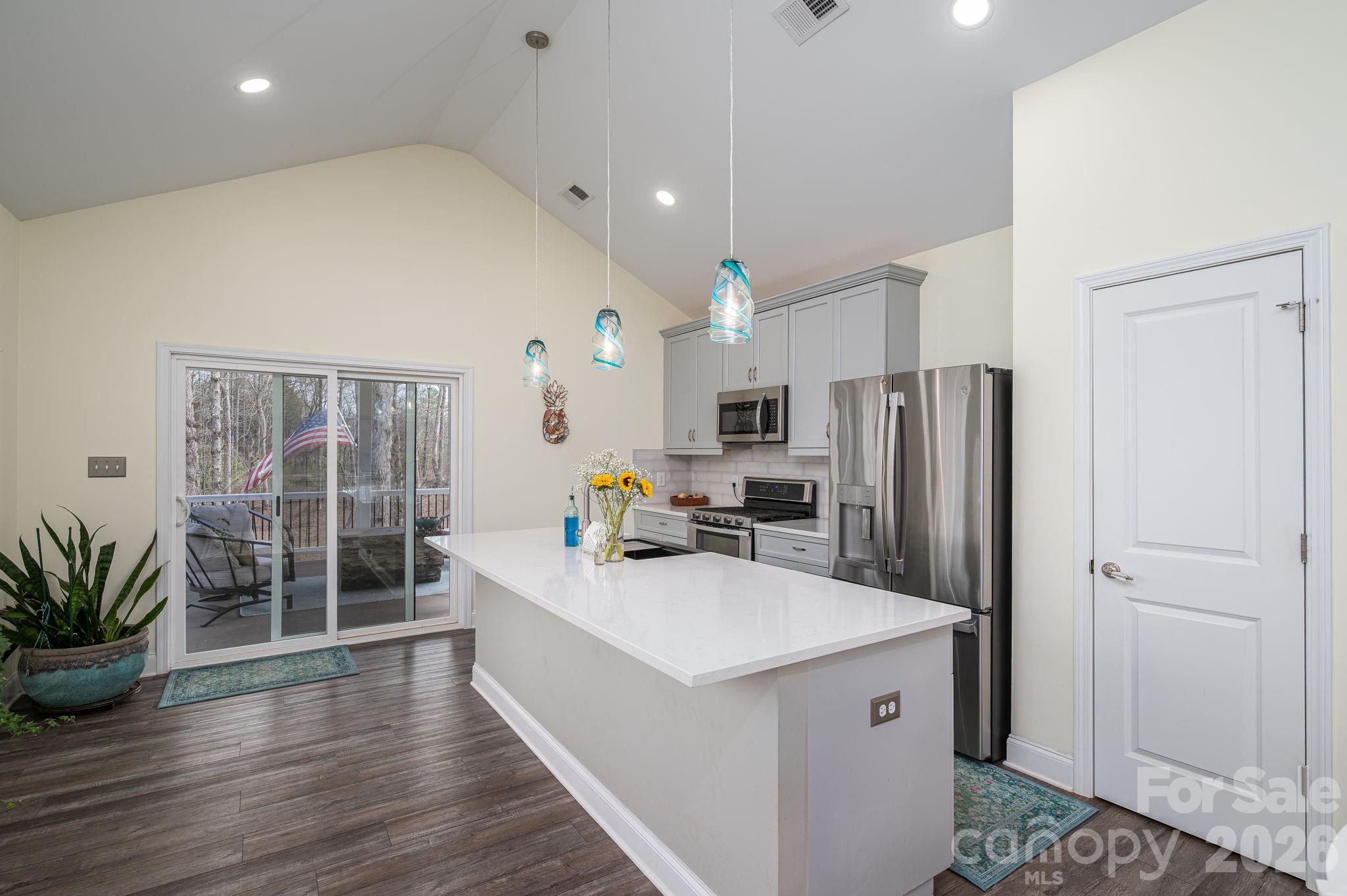 1310 Western Hills Lane — Vale