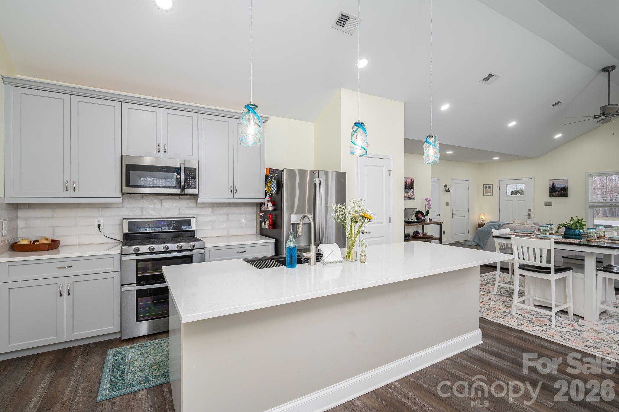 1310 Western Hills Lane — Vale