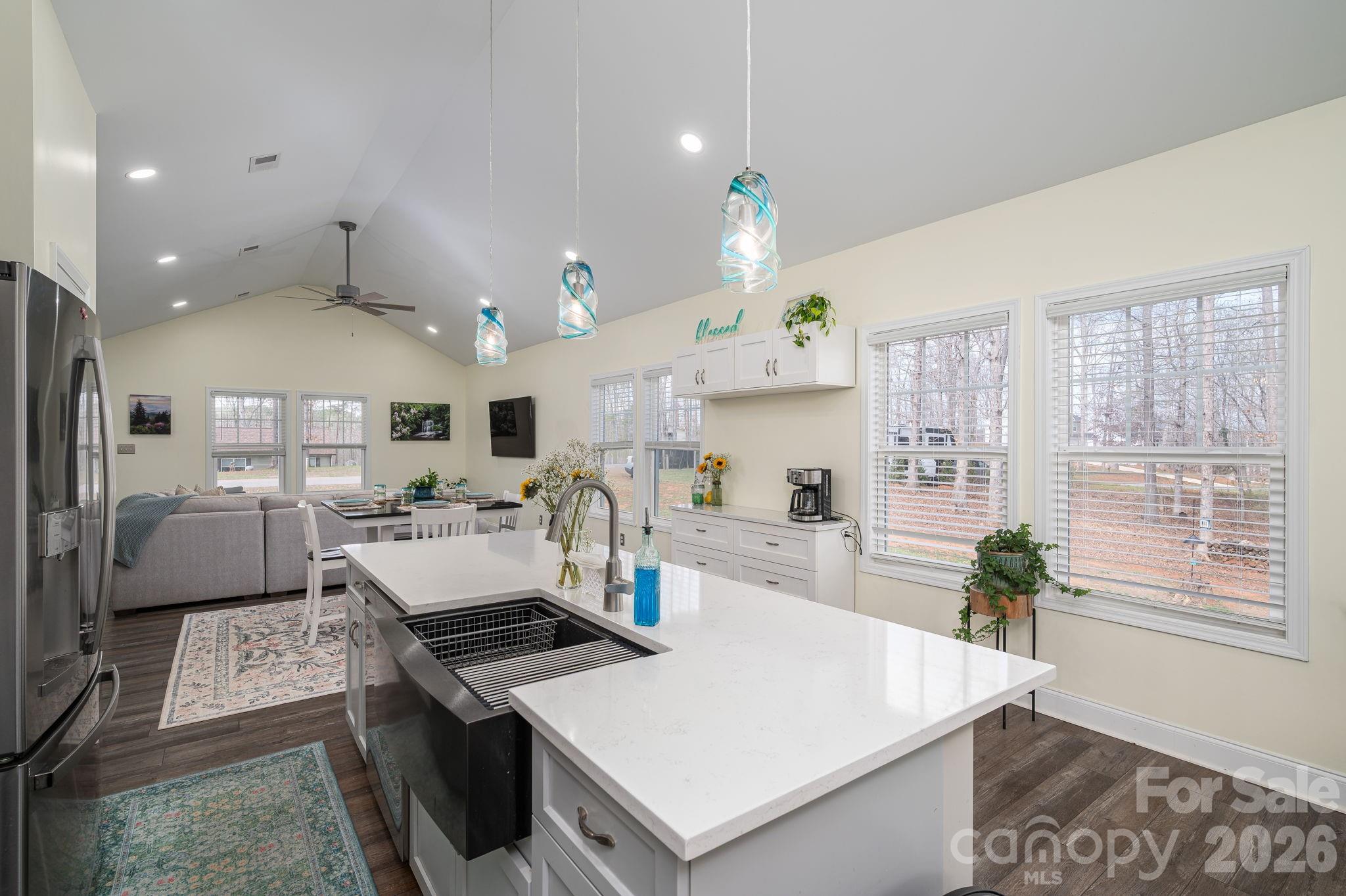 1310 Western Hills Lane — Vale