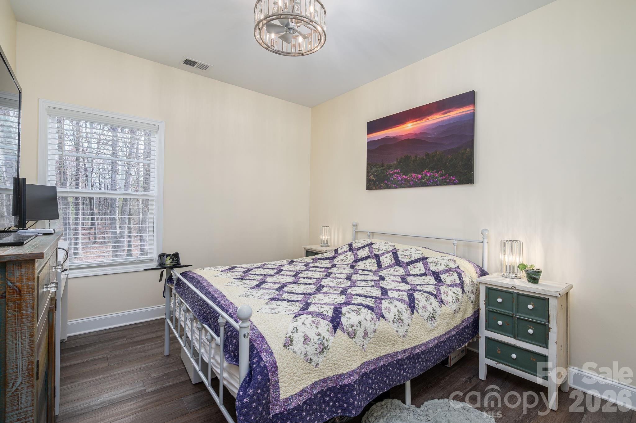 1310 Western Hills Lane — Vale
