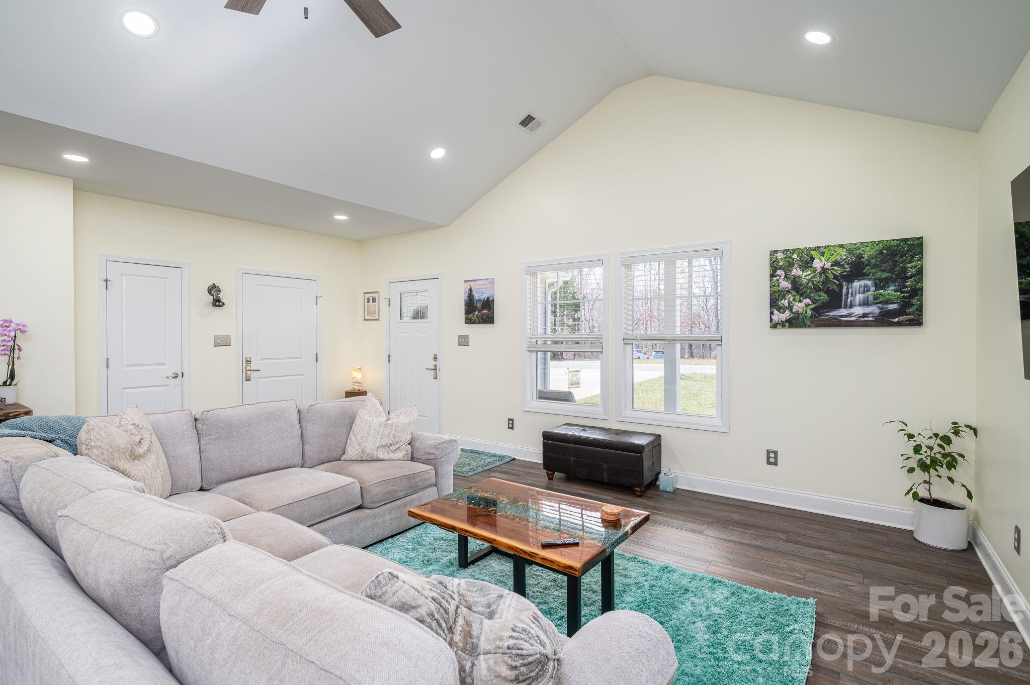 1310 Western Hills Lane — Vale