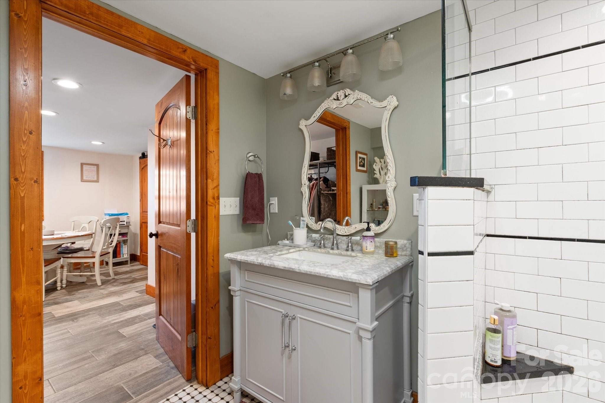 61 Hibriten Drive — Asheville