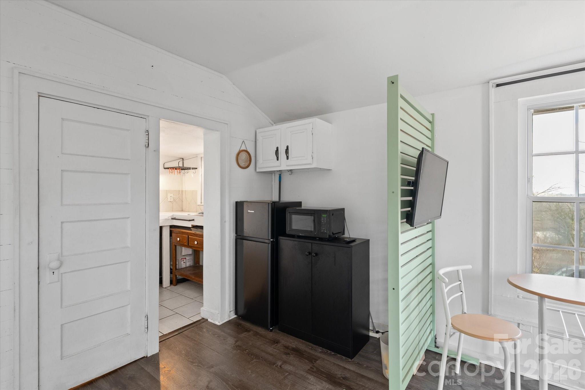 61 Hibriten Drive — Asheville