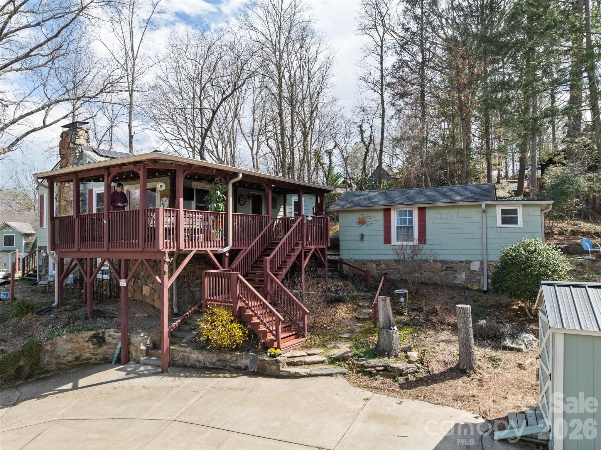 61 Hibriten Drive — Asheville
