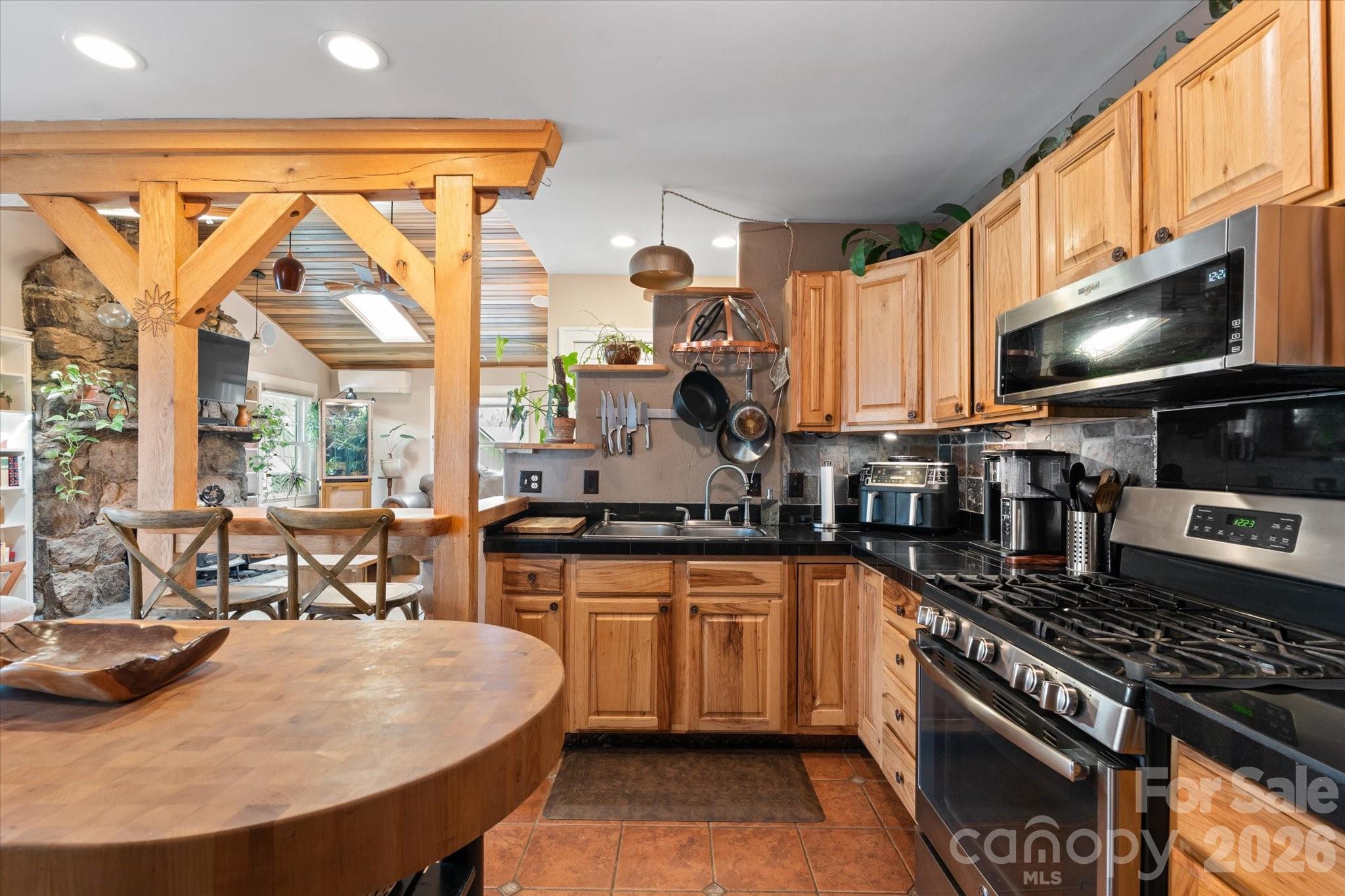 61 Hibriten Drive — Asheville
