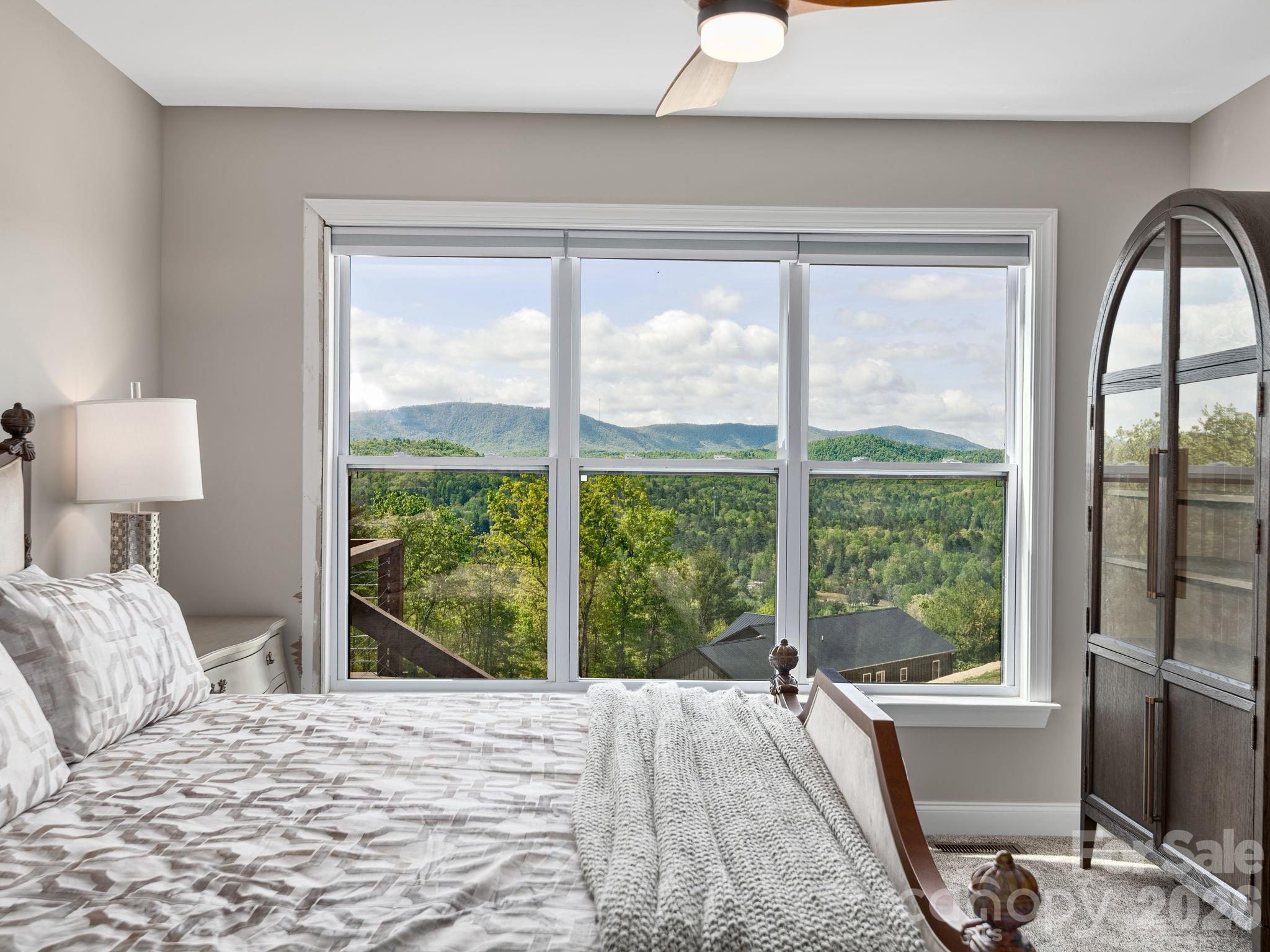 636 Crystal Heights Drive — Hendersonville