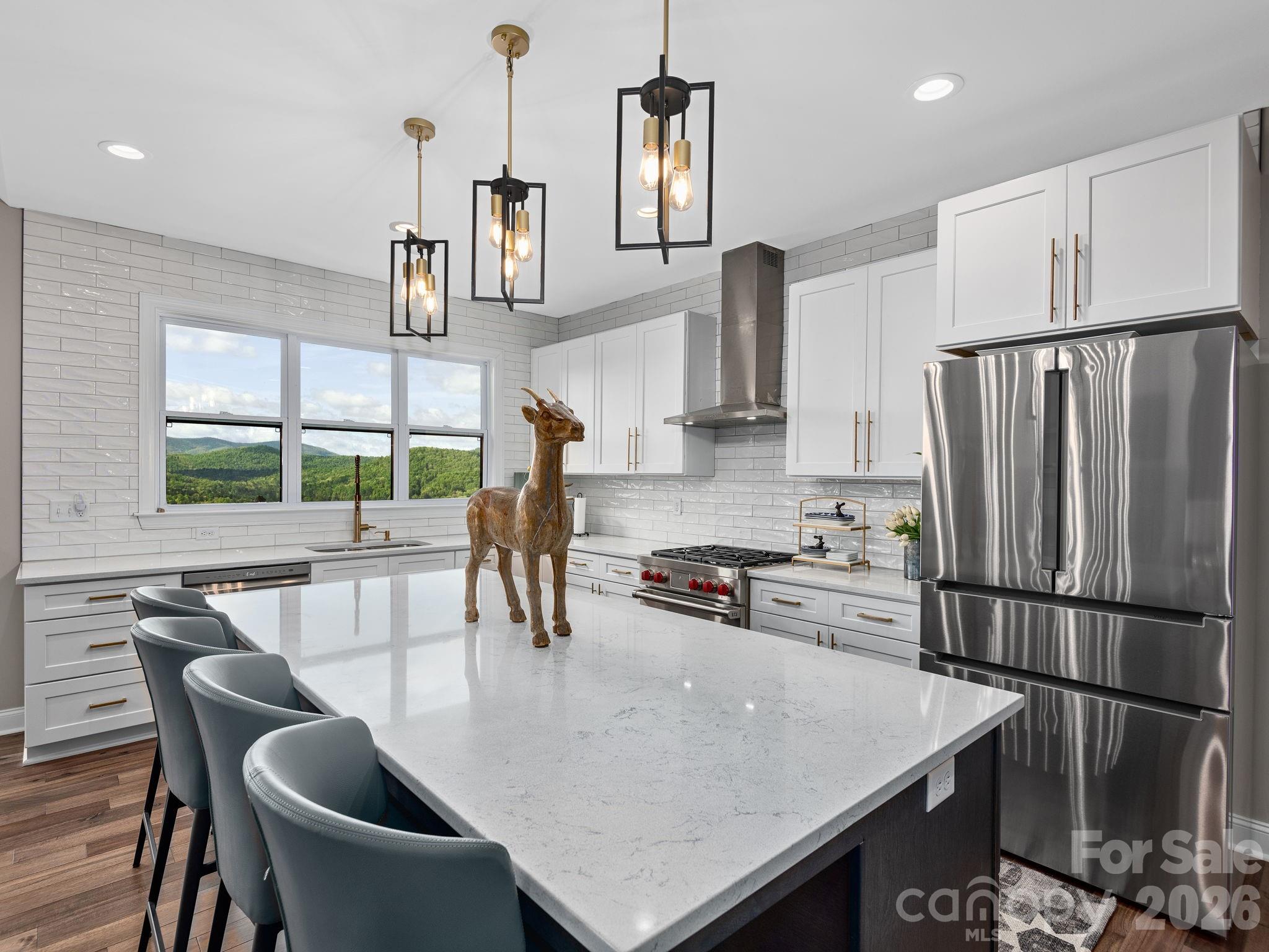 636 Crystal Heights Drive — Hendersonville
