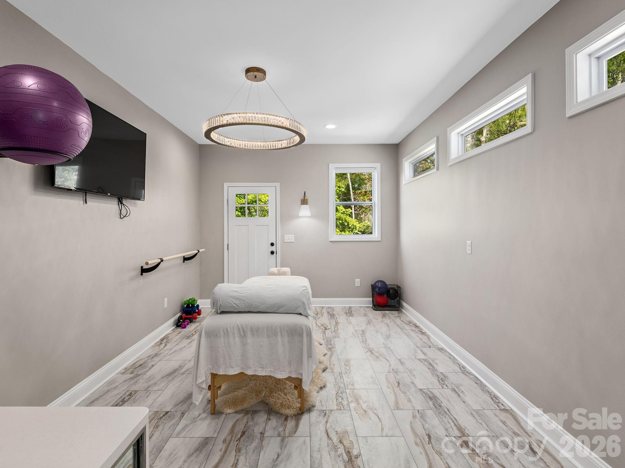 636 Crystal Heights Drive — Hendersonville