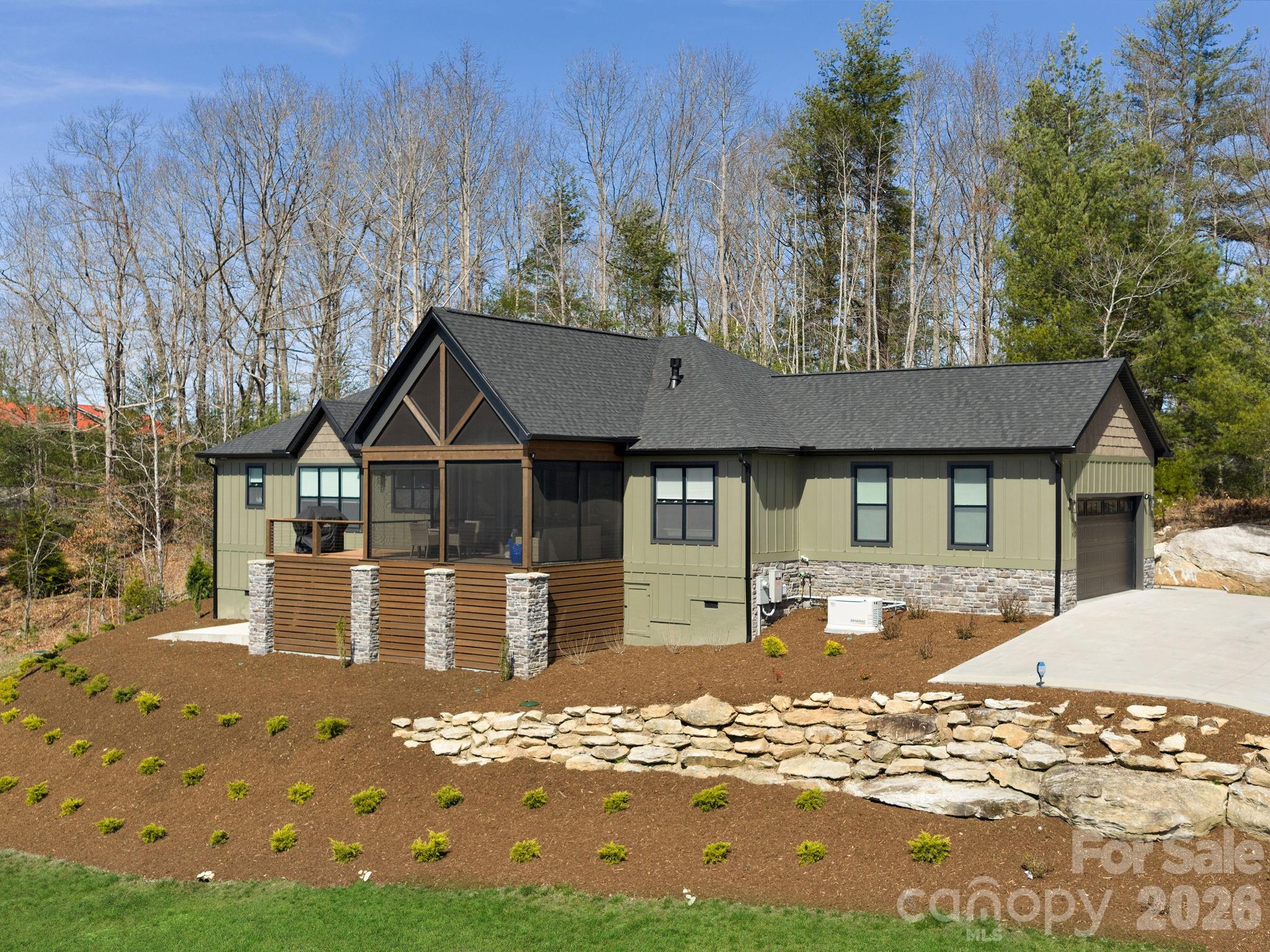 636 Crystal Heights Drive — Hendersonville