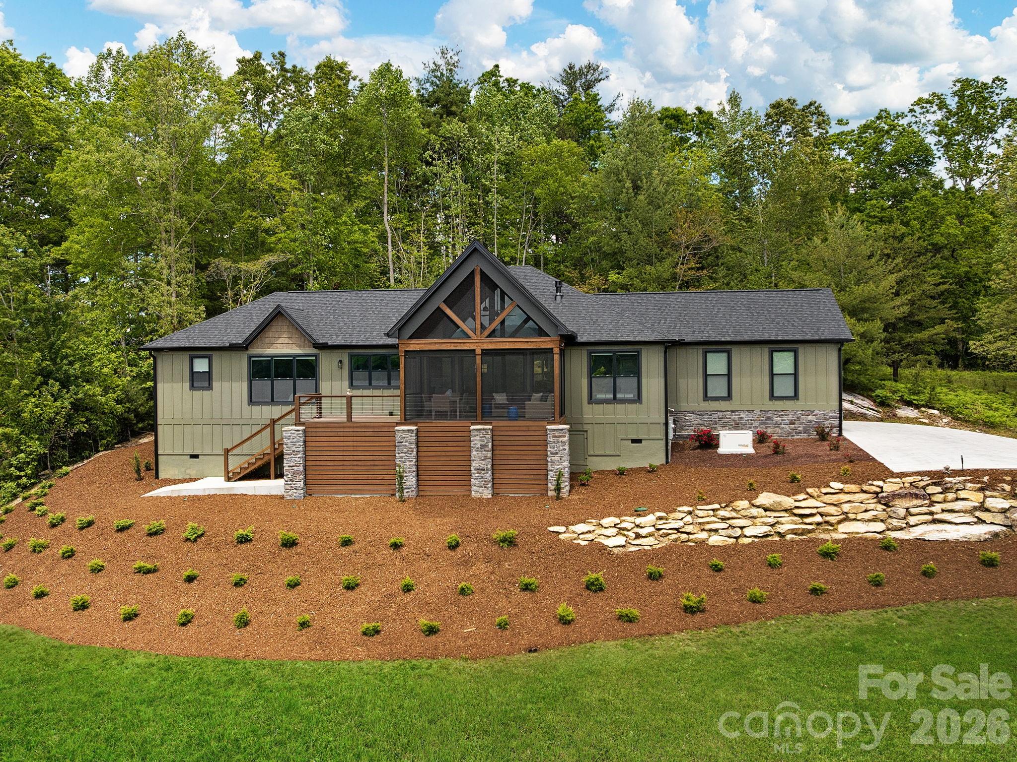 636 Crystal Heights Drive — Hendersonville