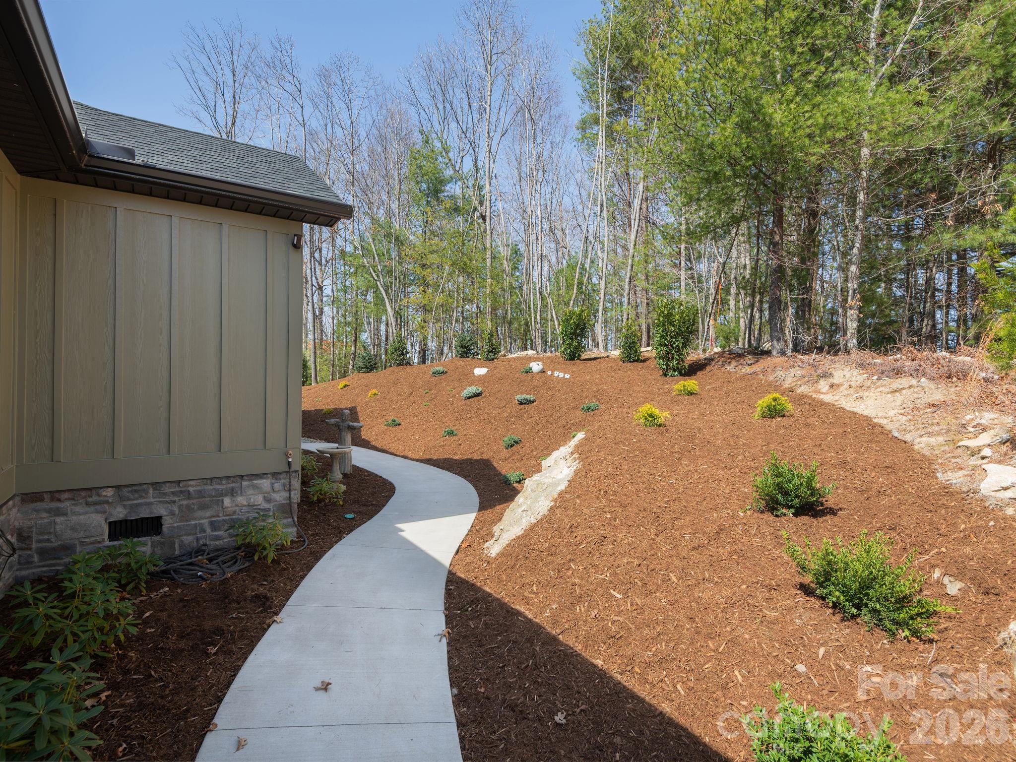 636 Crystal Heights Drive — Hendersonville