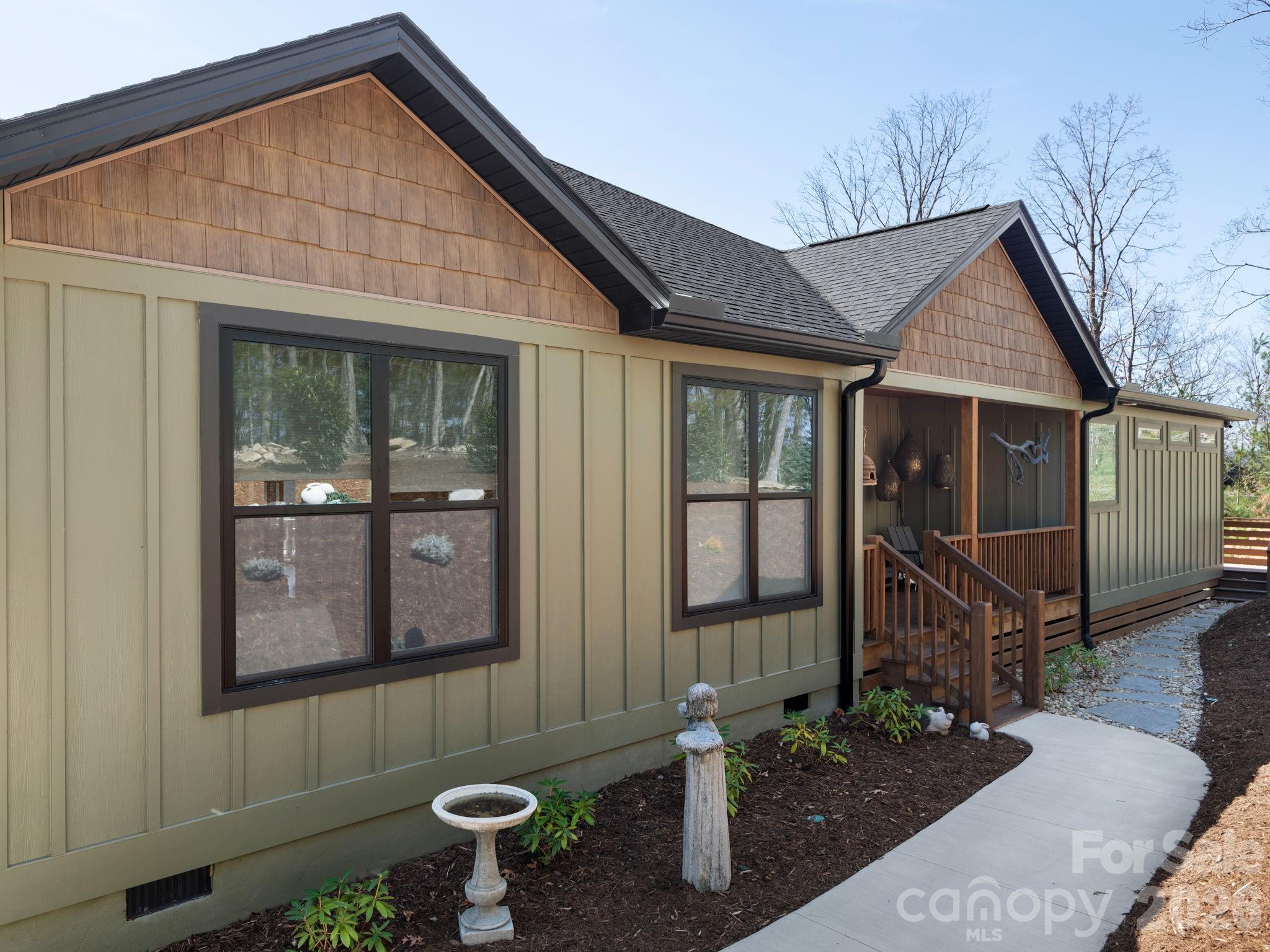 636 Crystal Heights Drive — Hendersonville