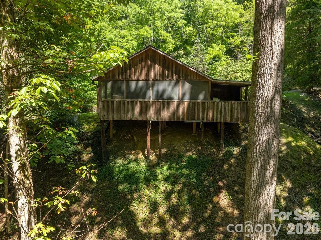 347 Blackberry Inn Road — Weaverville