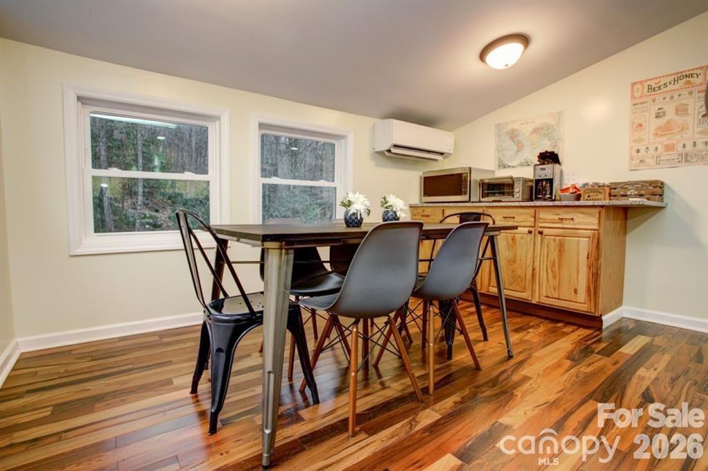 347 Blackberry Inn Road — Weaverville