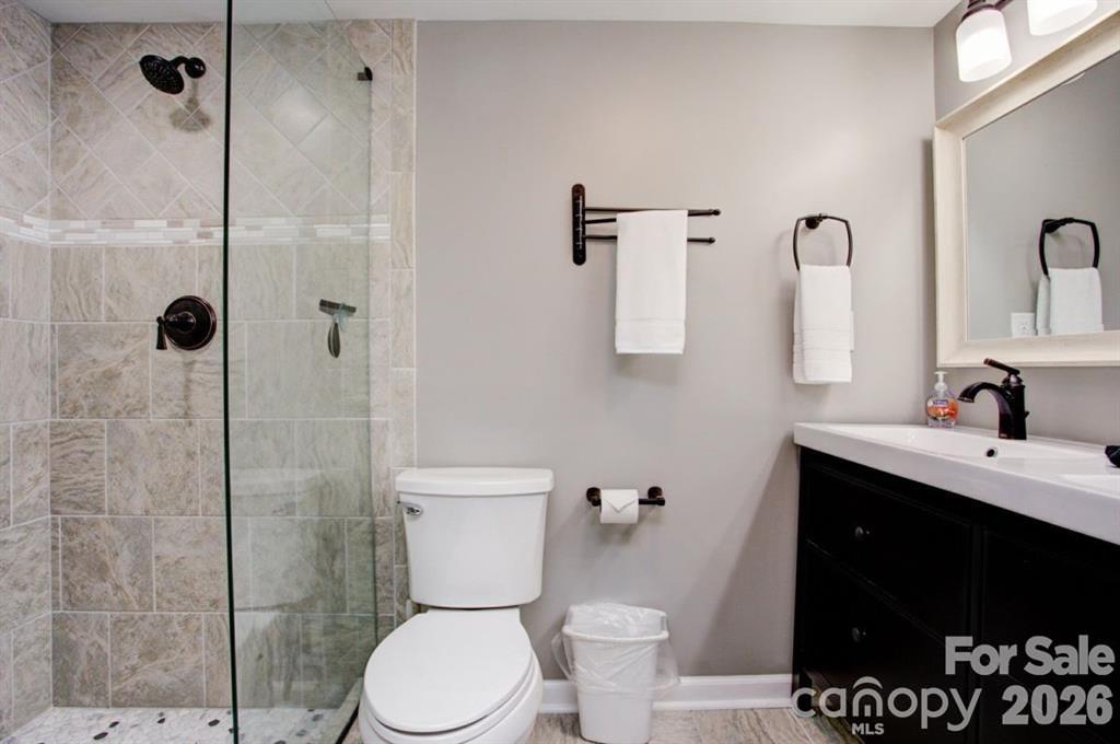 347 Blackberry Inn Road — Weaverville