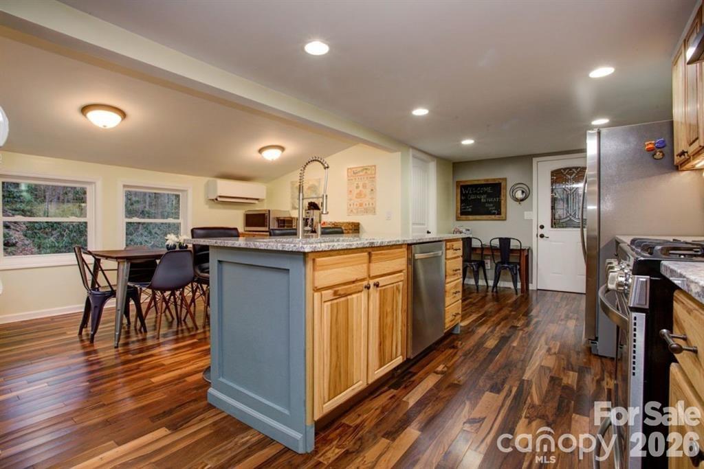 347 Blackberry Inn Road — Weaverville