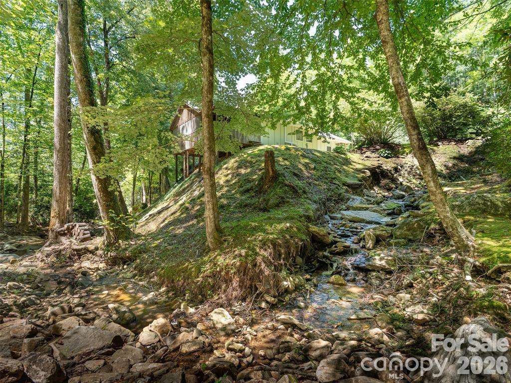 347 Blackberry Inn Road — Weaverville