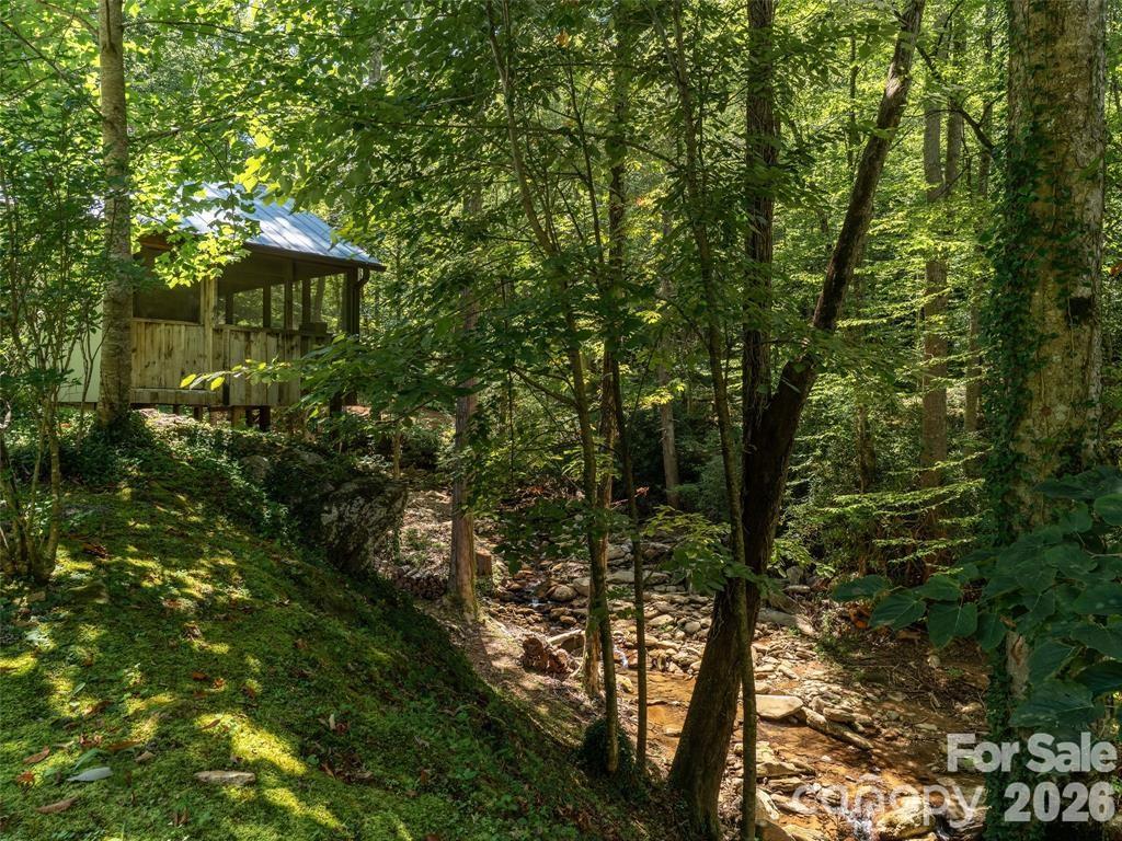 347 Blackberry Inn Road — Weaverville