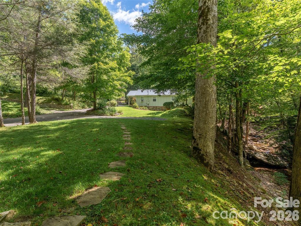 347 Blackberry Inn Road — Weaverville