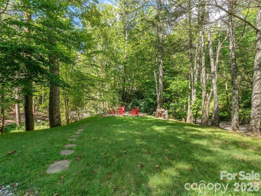 347 Blackberry Inn Road — Weaverville