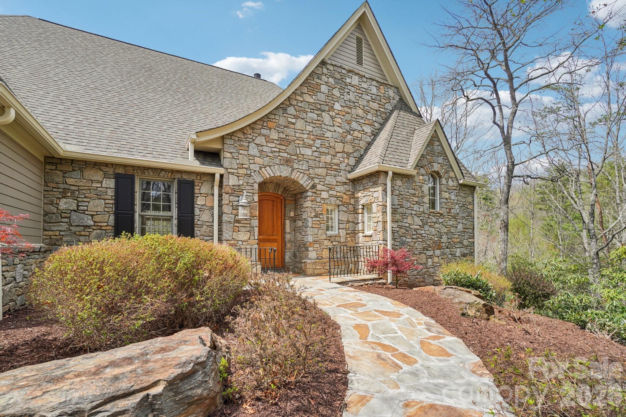 304 Pine Forest Trace — Hendersonville