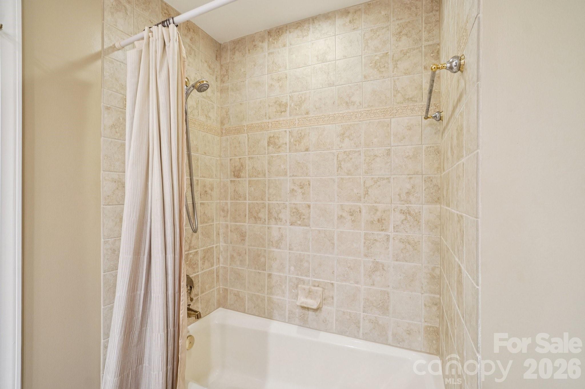 304 Pine Forest Trace — Hendersonville
