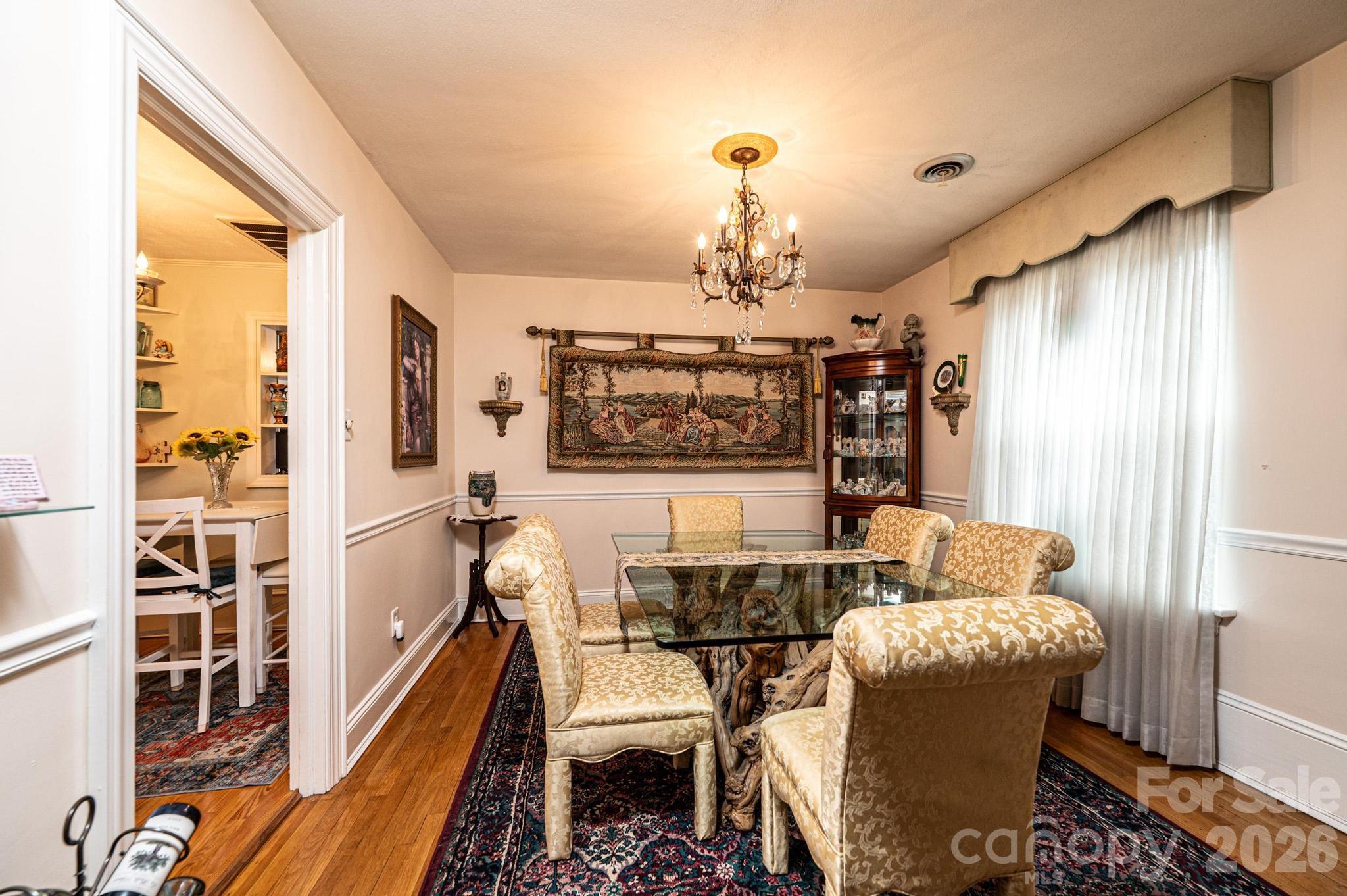 1724 2nd Avenue NW — Hickory