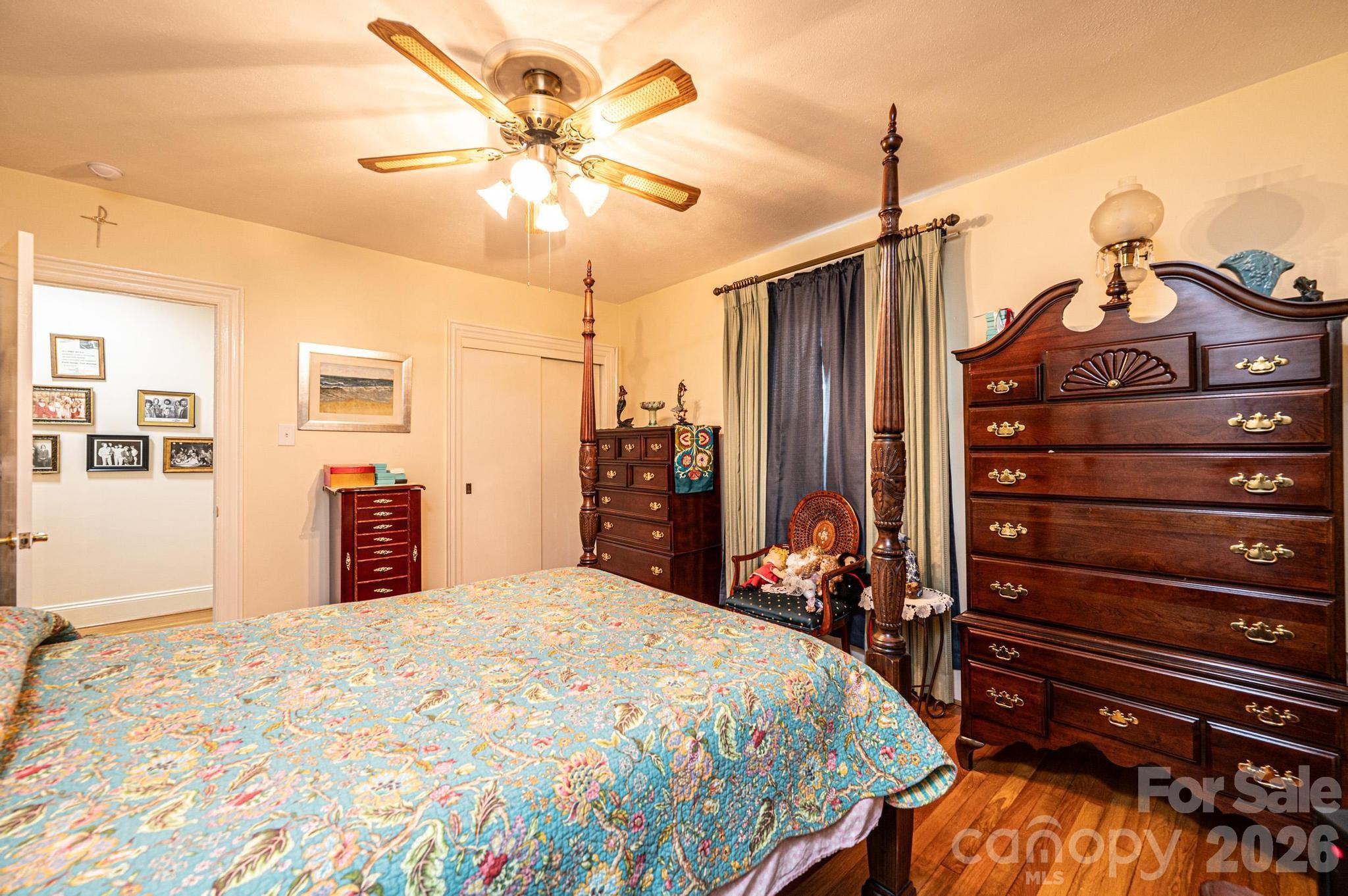 1724 2nd Avenue NW — Hickory