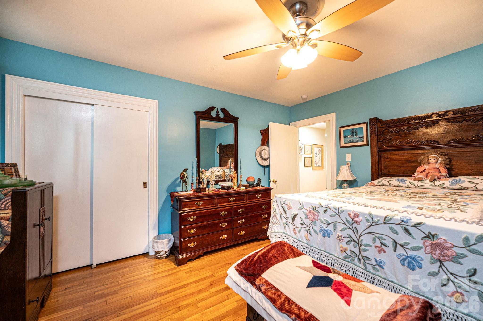 1724 2nd Avenue NW — Hickory