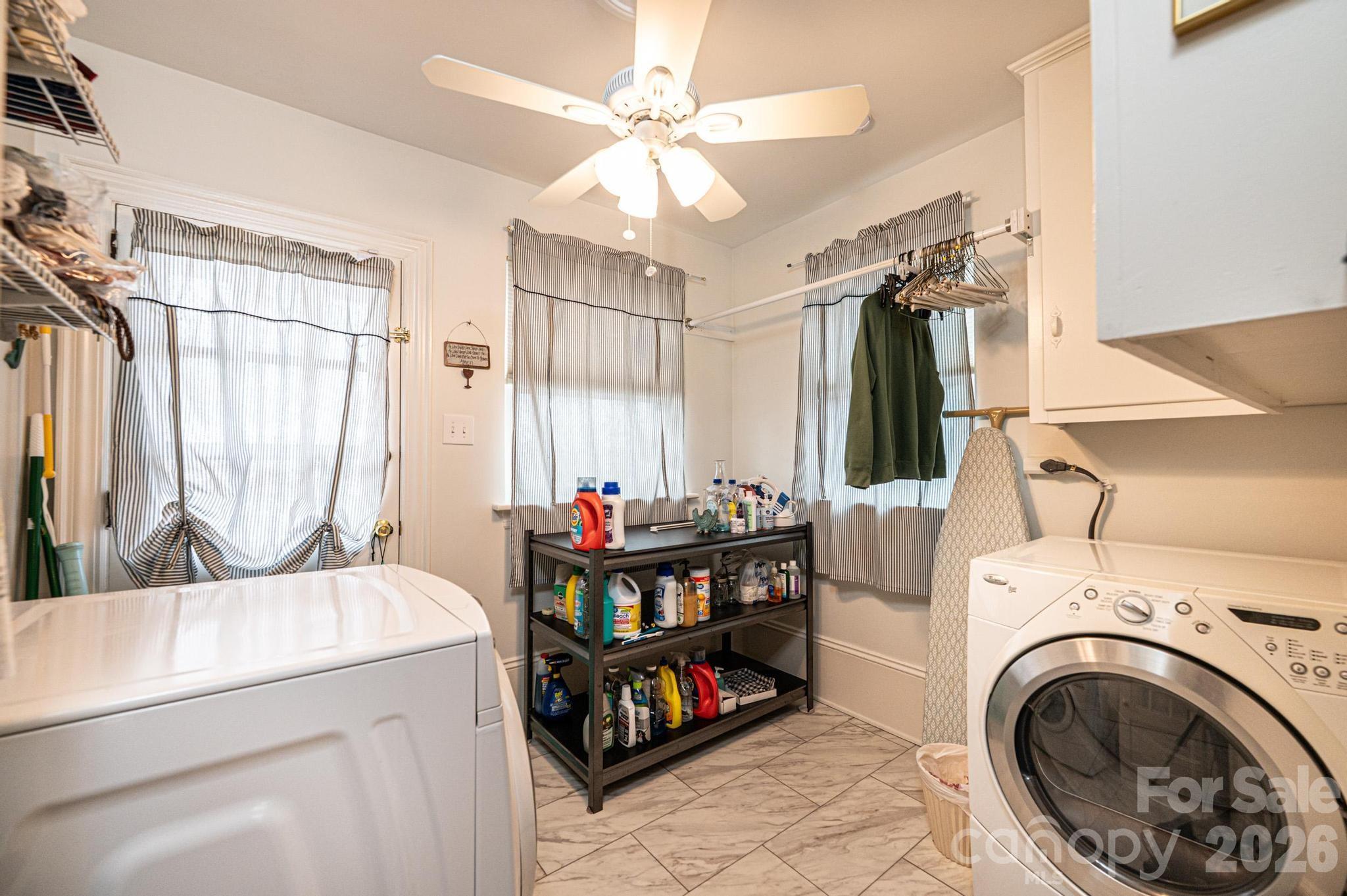 1724 2nd Avenue NW — Hickory
