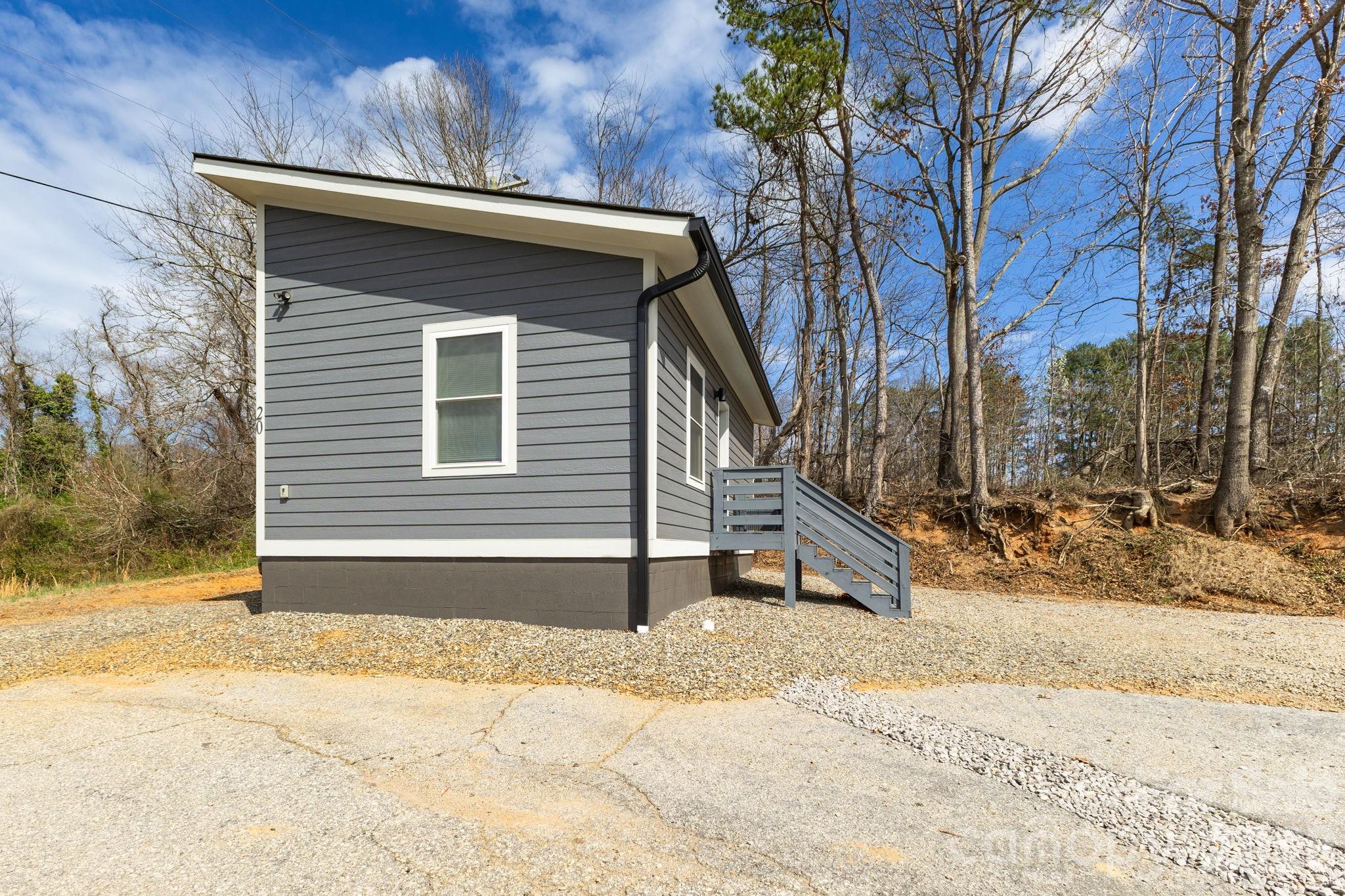 17 Red Leaf Road — Asheville