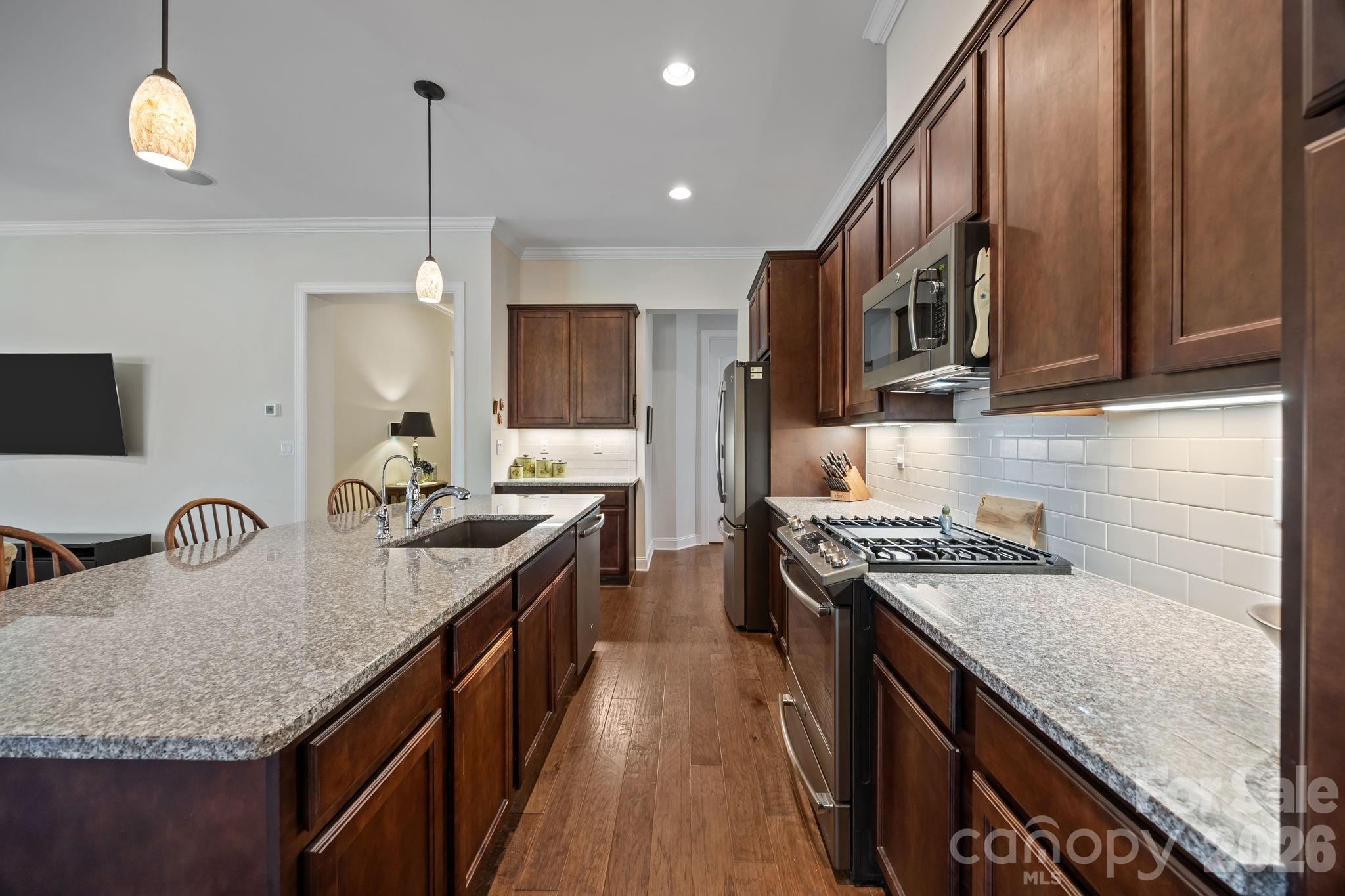 7139 Hanging Rock Court — Denver