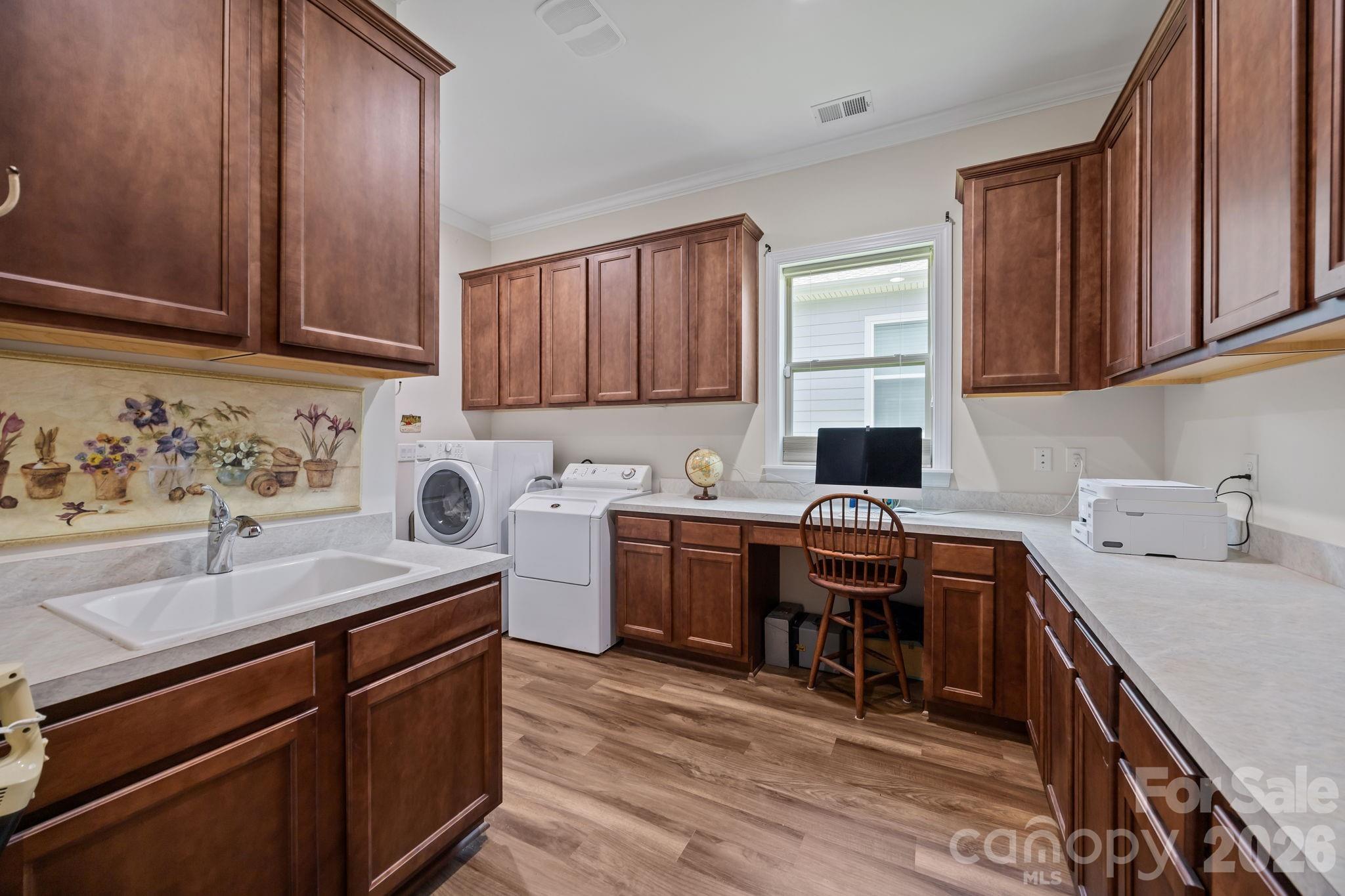 7139 Hanging Rock Court — Denver