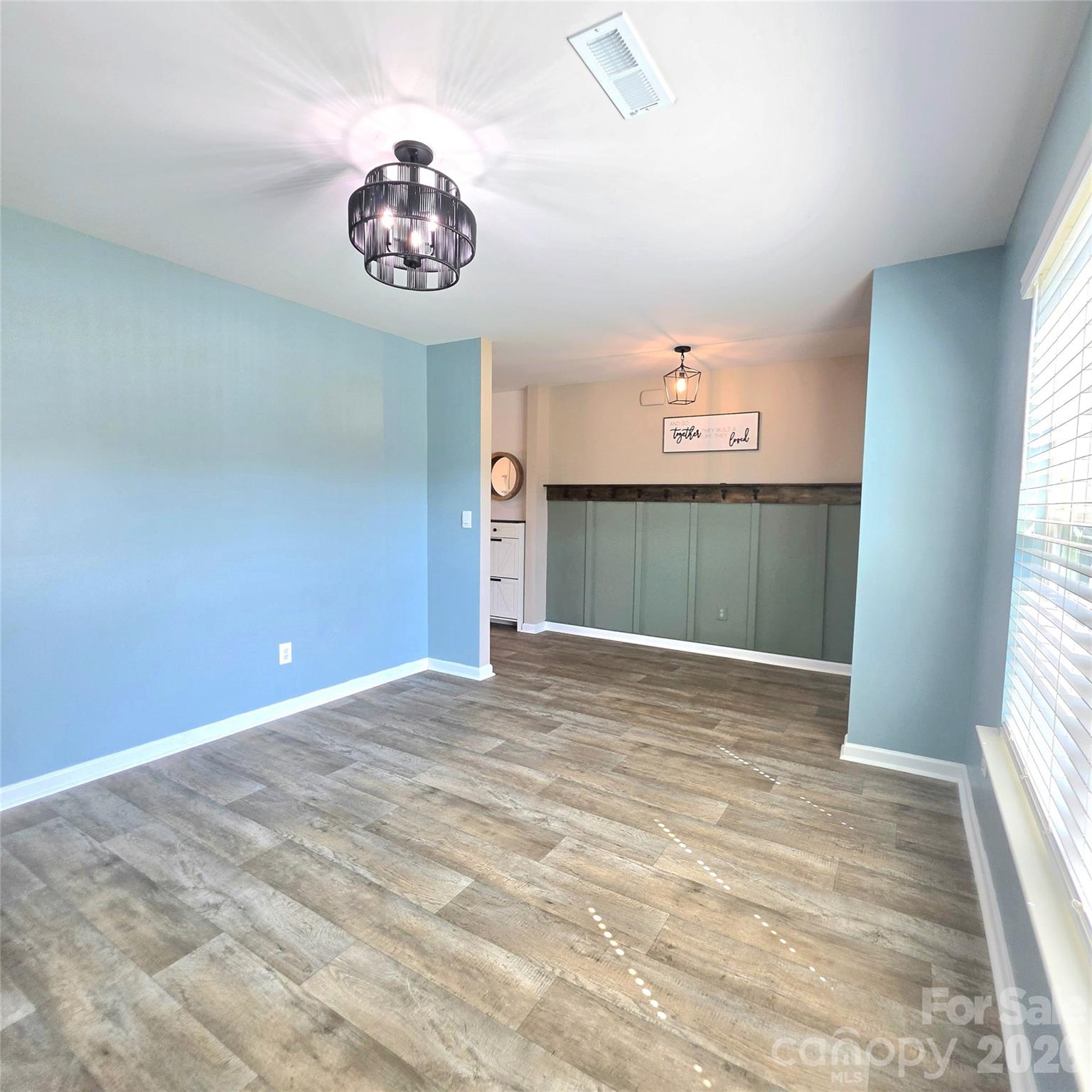 221 Culloden Drive — Mocksville