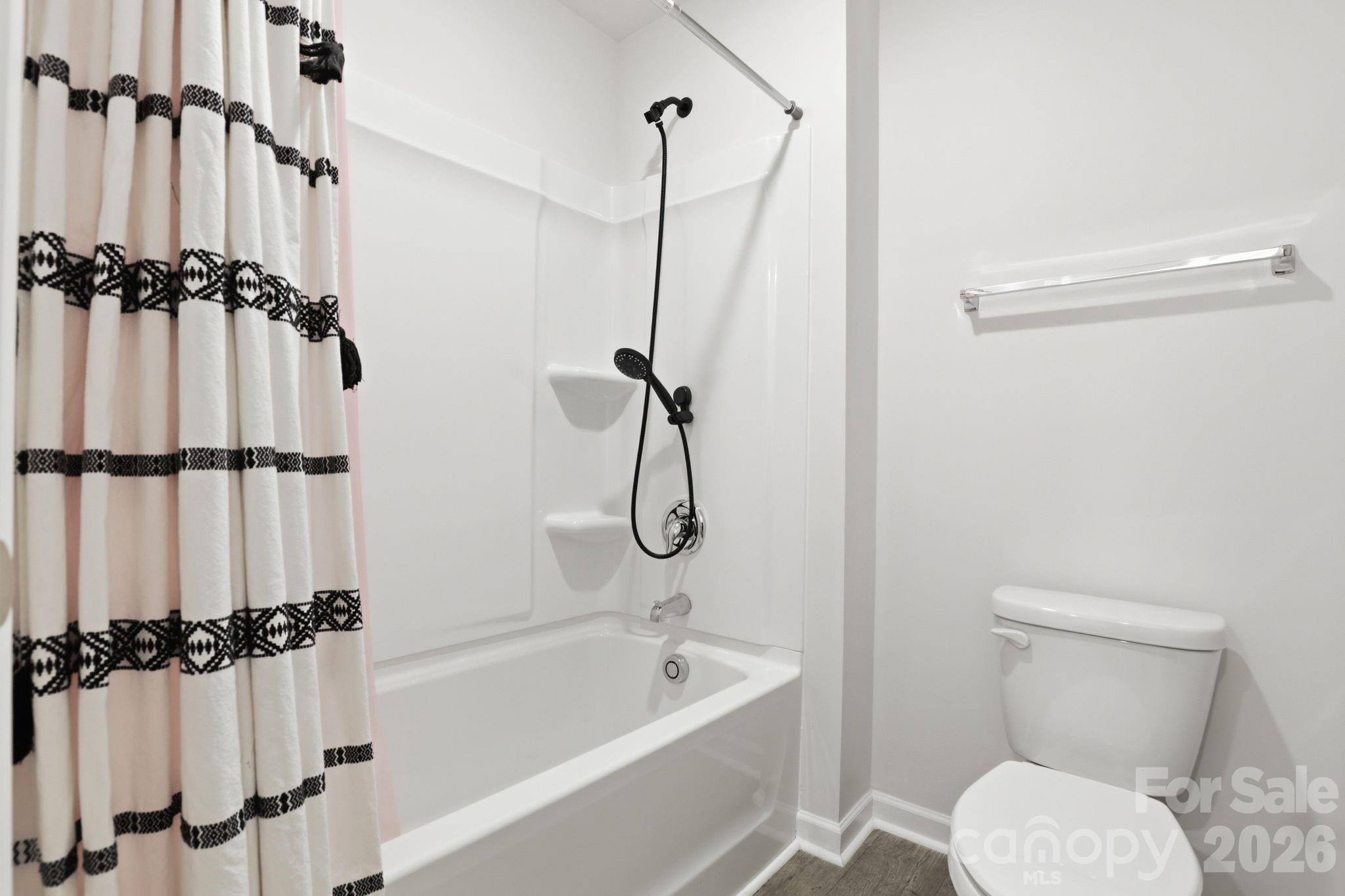 221 Culloden Drive — Mocksville