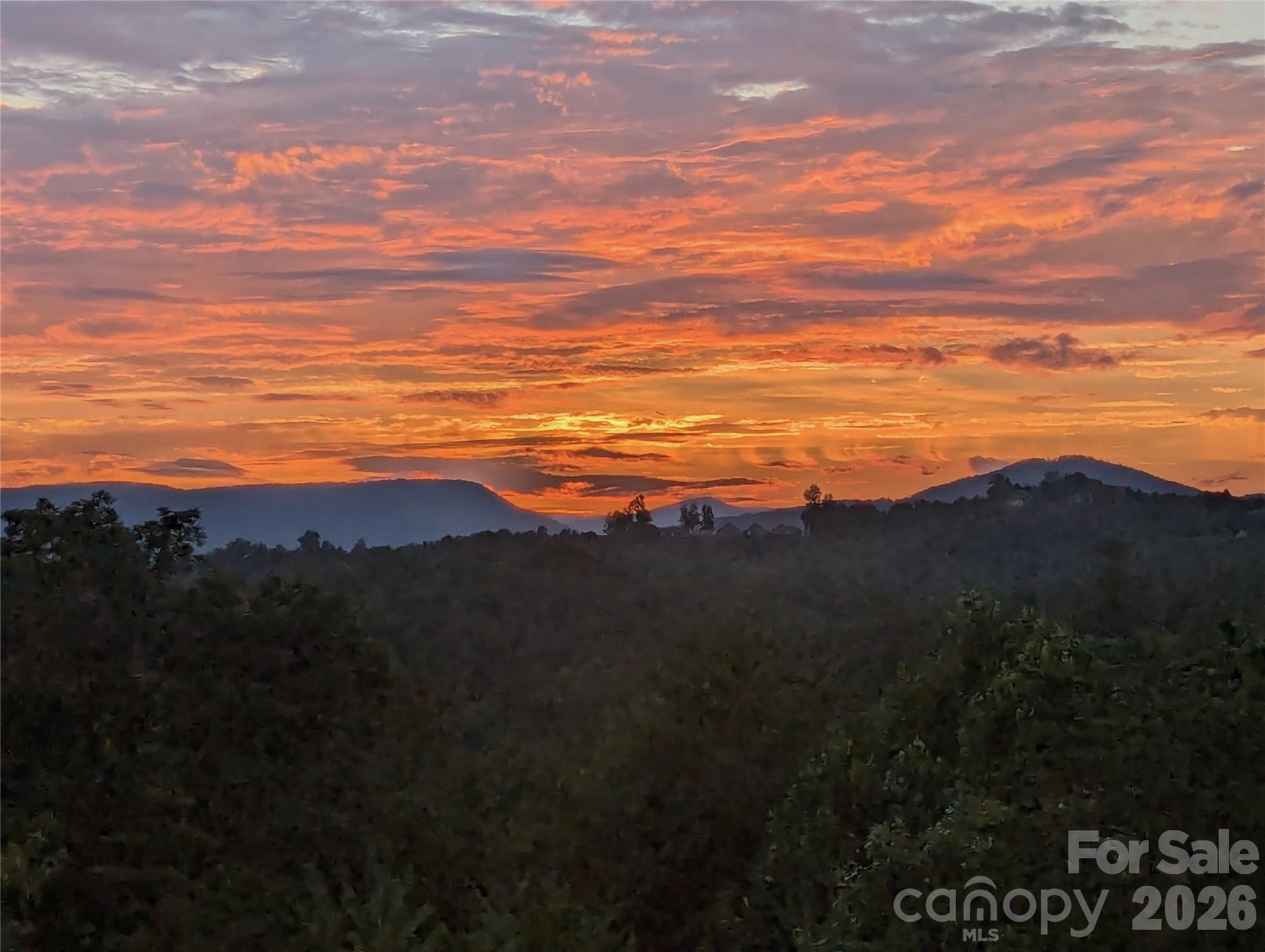 1510 High Valley Way — Lenoir